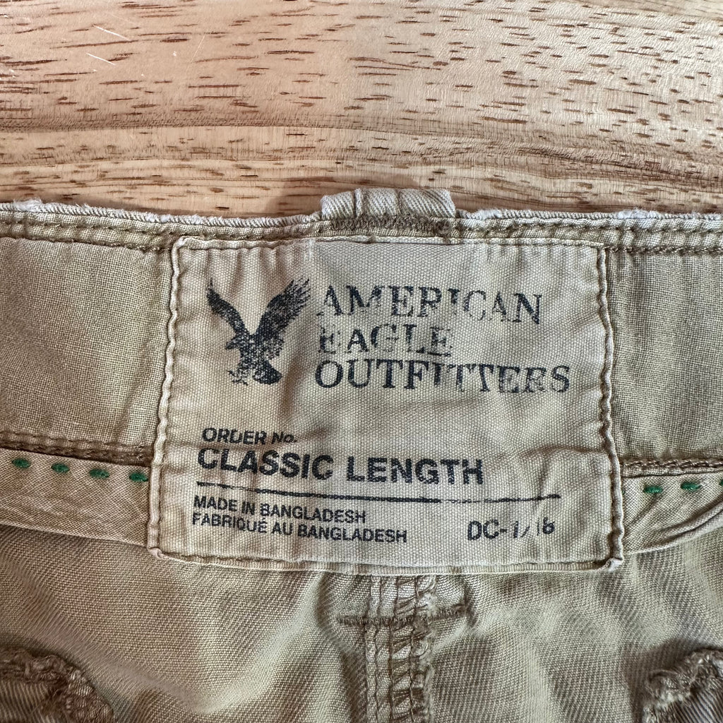 American Eagle Outfitters Classic Cargo Shorts Mens 34 Tan 11" inseam