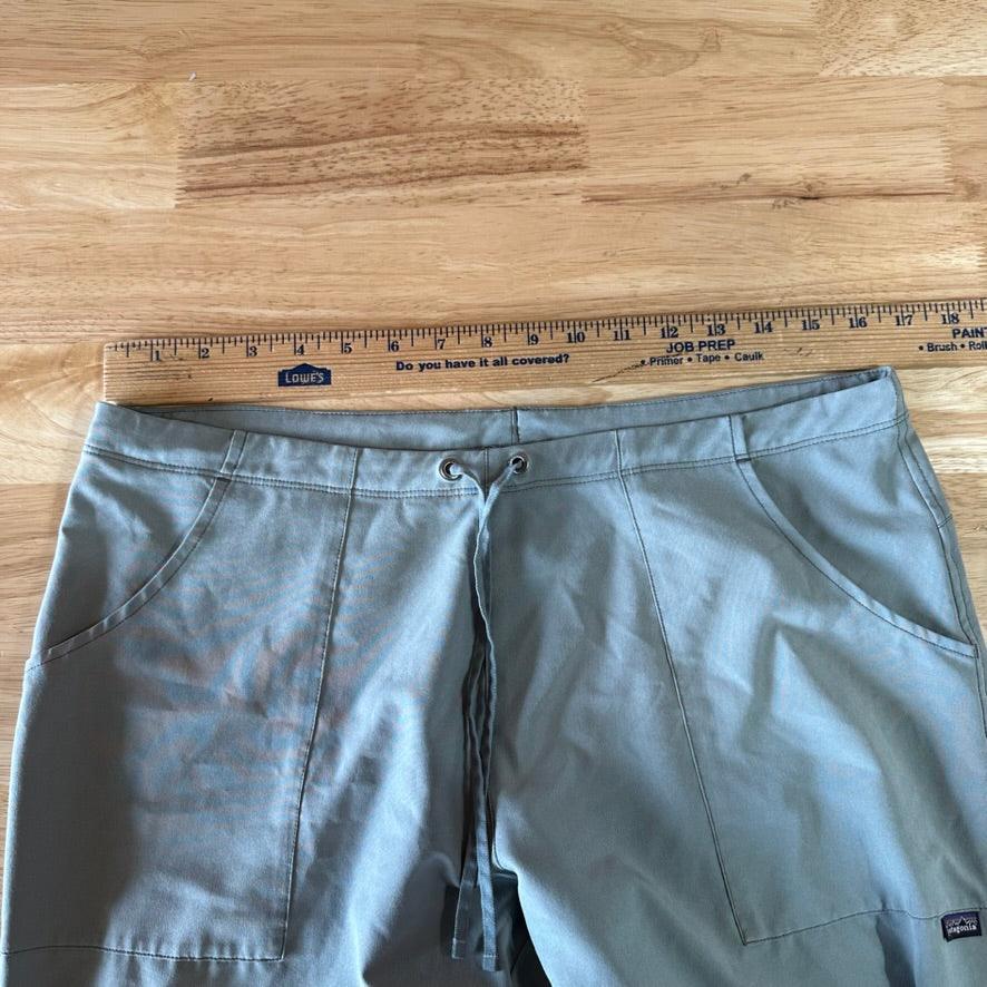 Patagonia All Out Womens 10 Bluish Gray Capris 33x23.5"