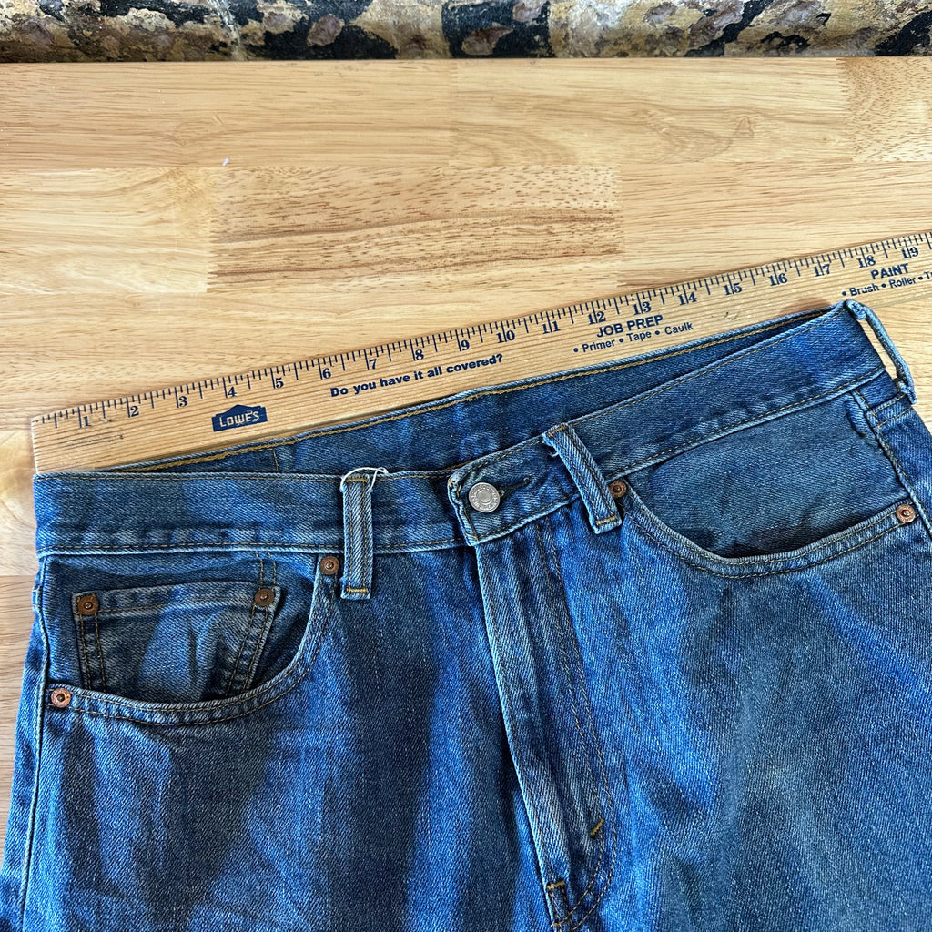 Levis 505 Jeans Mens 34x30 Regular Zip fly Blue denim Levi's
