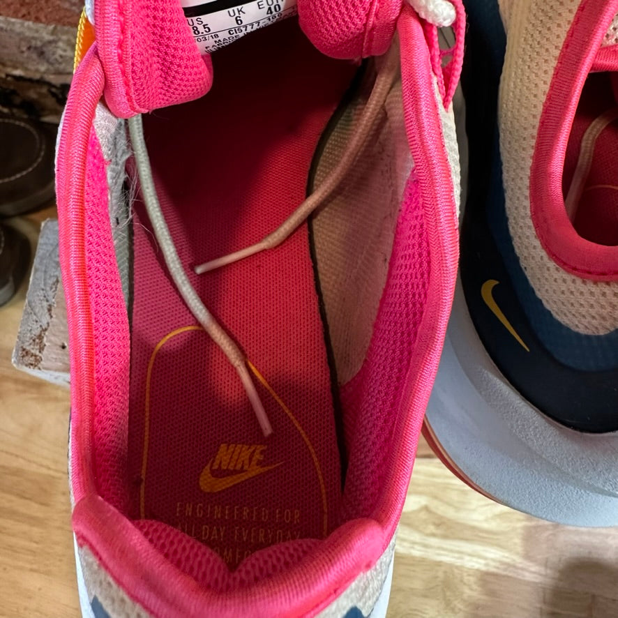 Nike Womens 8.5 Shoes