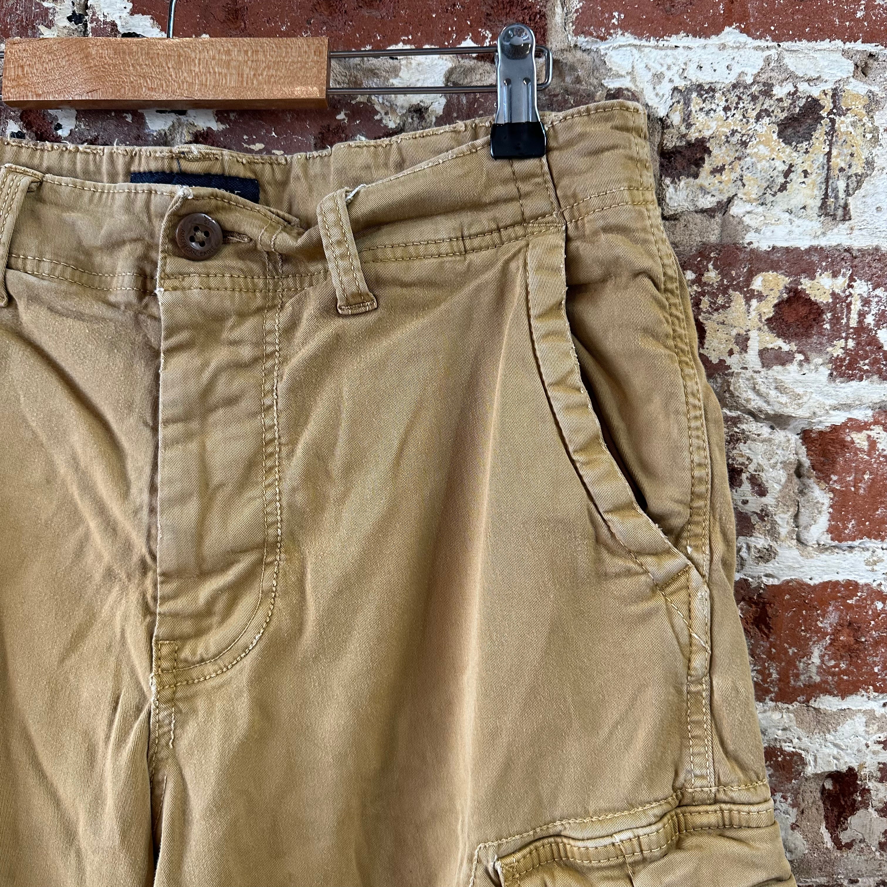 American Eagle Outfitters Longer Length Cargo Shorts Mens 33 Tan 12" inseam