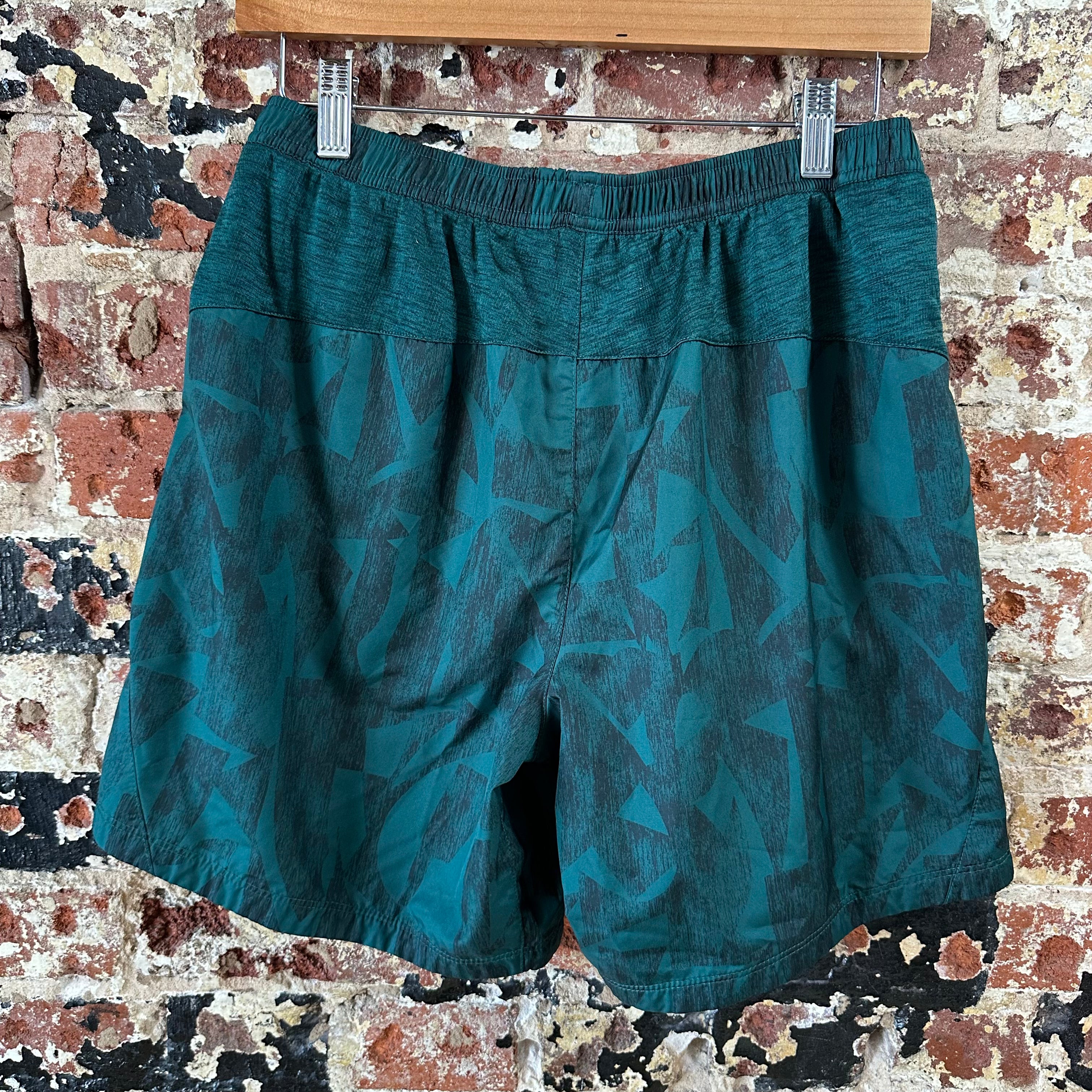 North Face Mens Medium Shorts