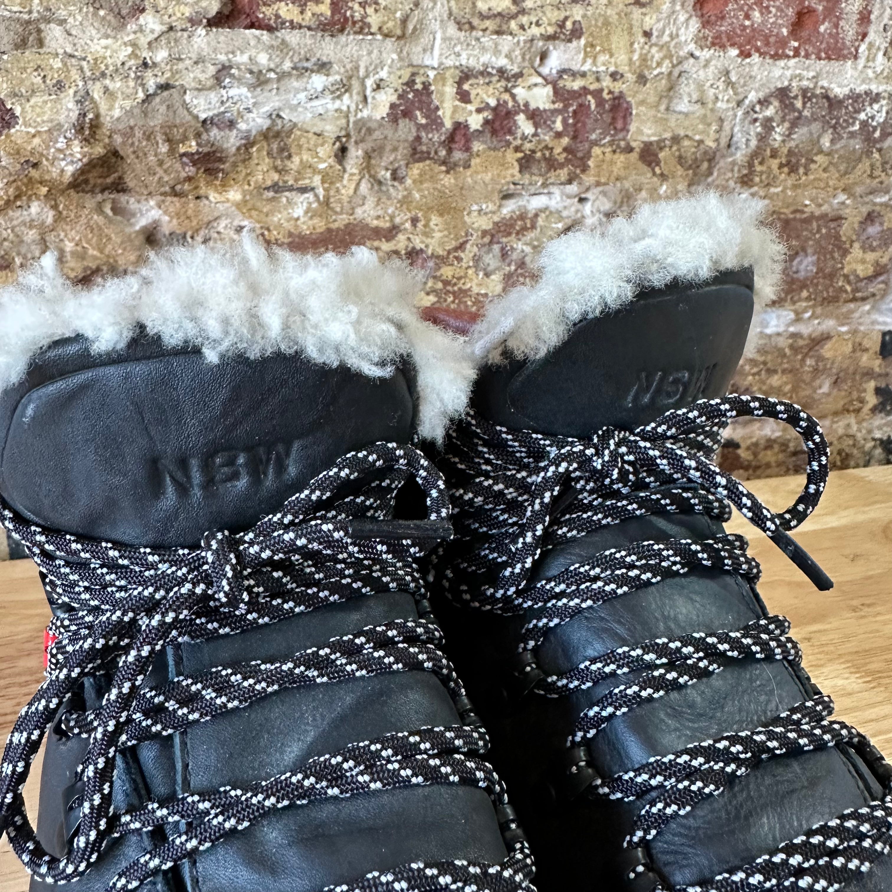 NIKE ASTORIA PRM NSW Black Anthracite WOMENS SIZE 7 Snow Winter