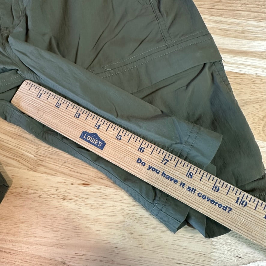 REI Womens 8 Green Shorts
