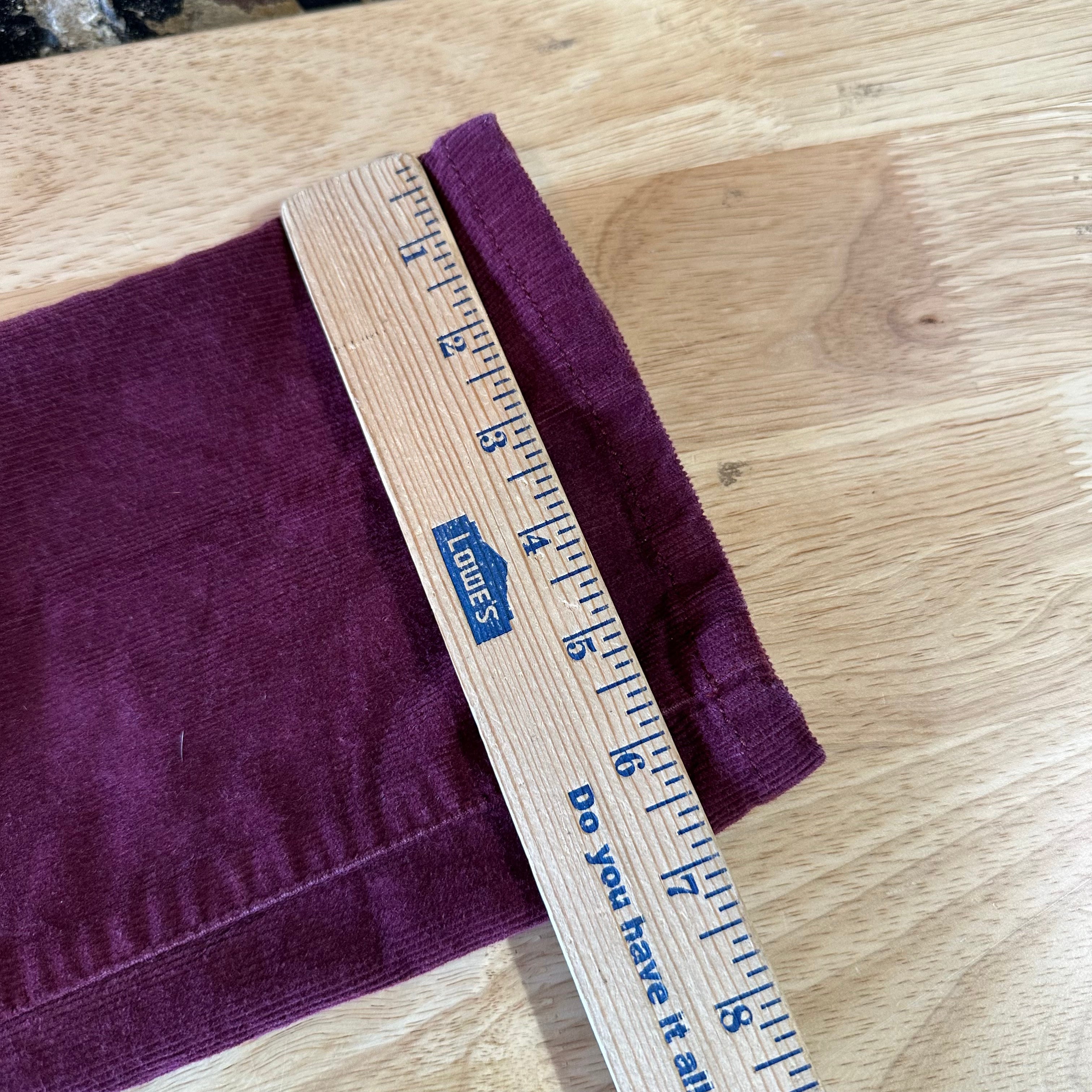 Patagonia Womens 24 Short Burgundy Corduroy Pants