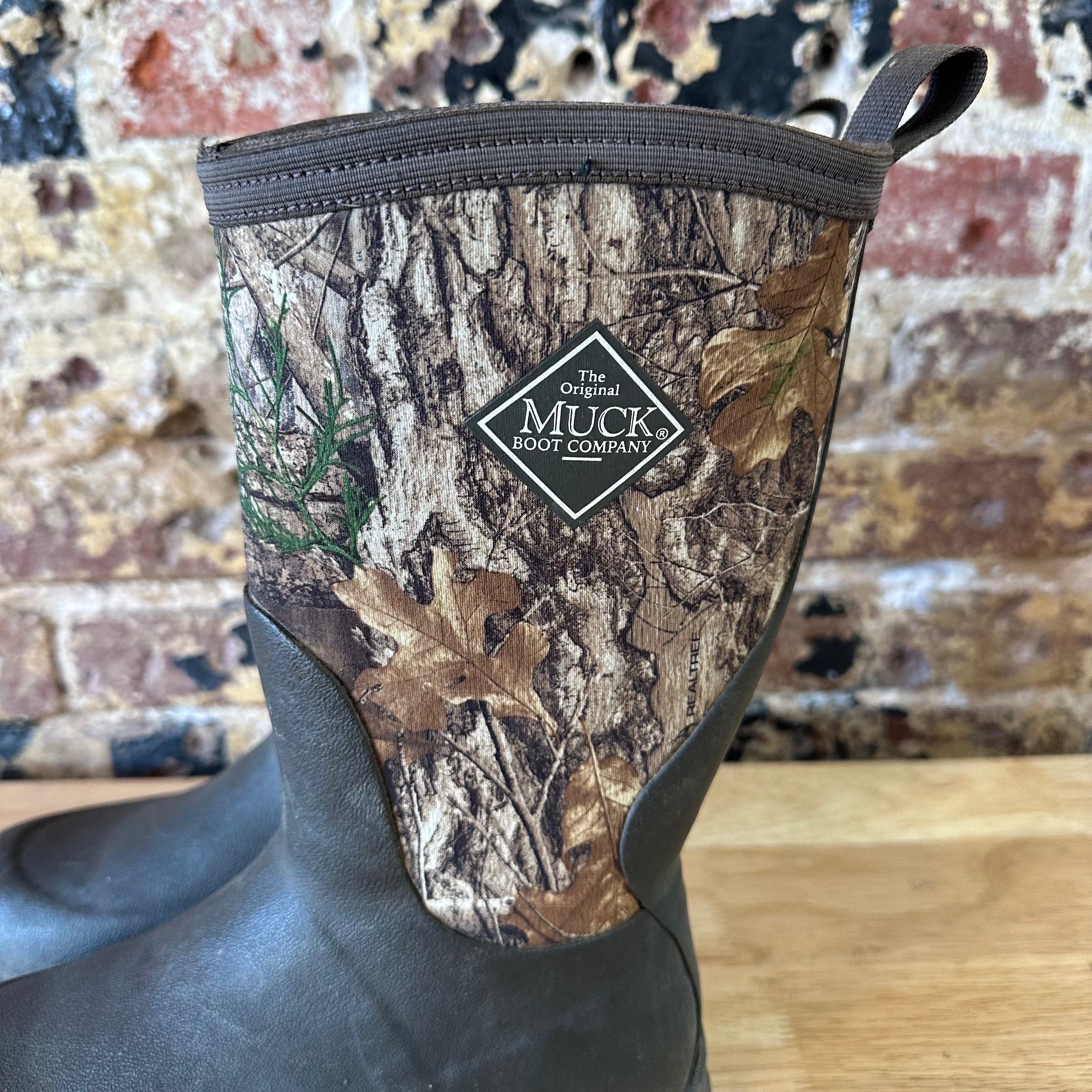 Muck Boots youth Boys Size 5 Camo Hunting Chore Mud