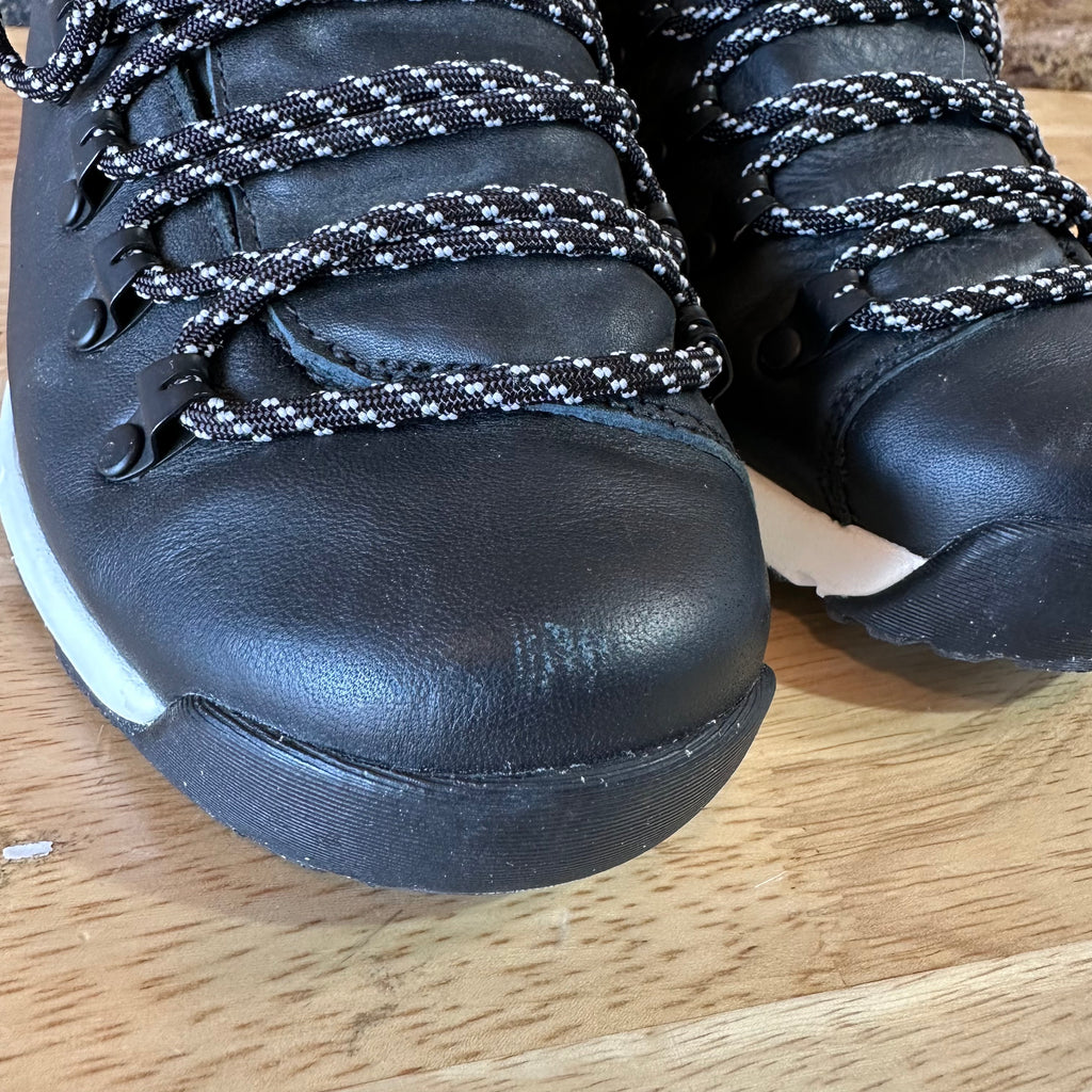 NIKE ASTORIA PRM NSW Black Anthracite WOMENS SIZE 7 Snow Winter