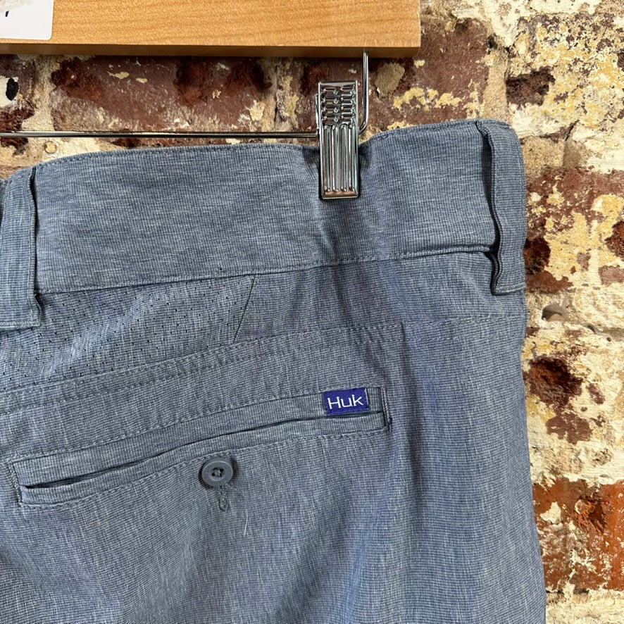 HUK Fishing Shorts Mens XL waist Blue Fishing Outdoor Hiking 8.5" inseam