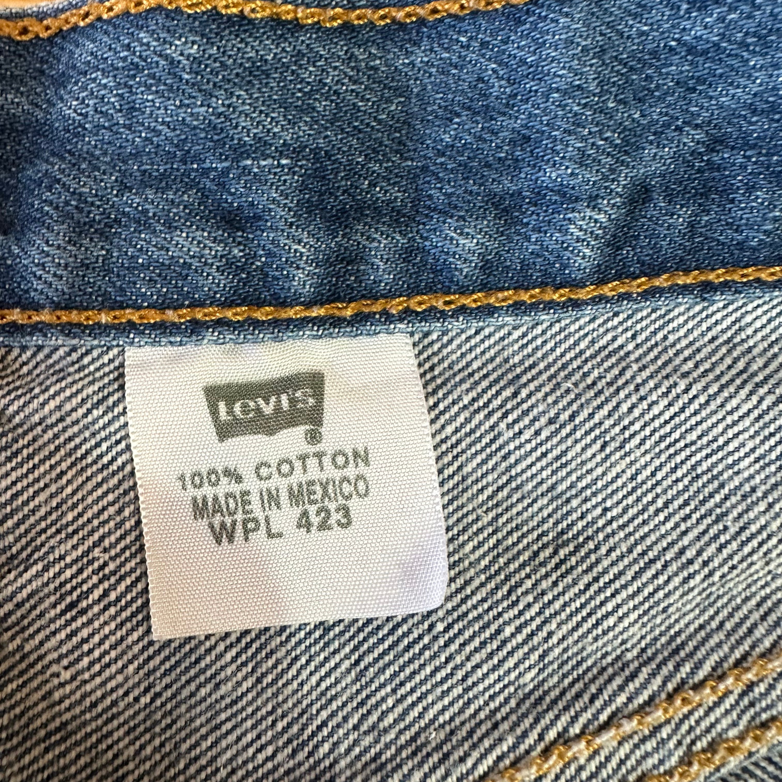Levi's 501 Cut Off Denim Blue Jean Shorts Womens 32 - 30x7" inseam