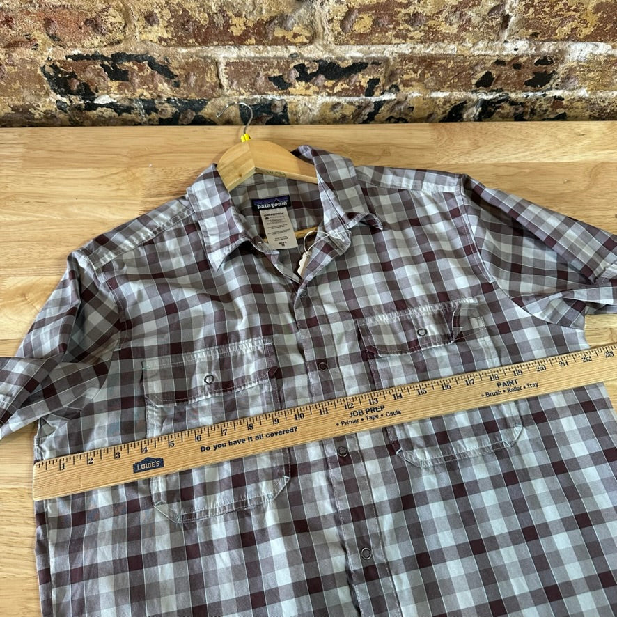 Patagonia Mens Medium Button Up