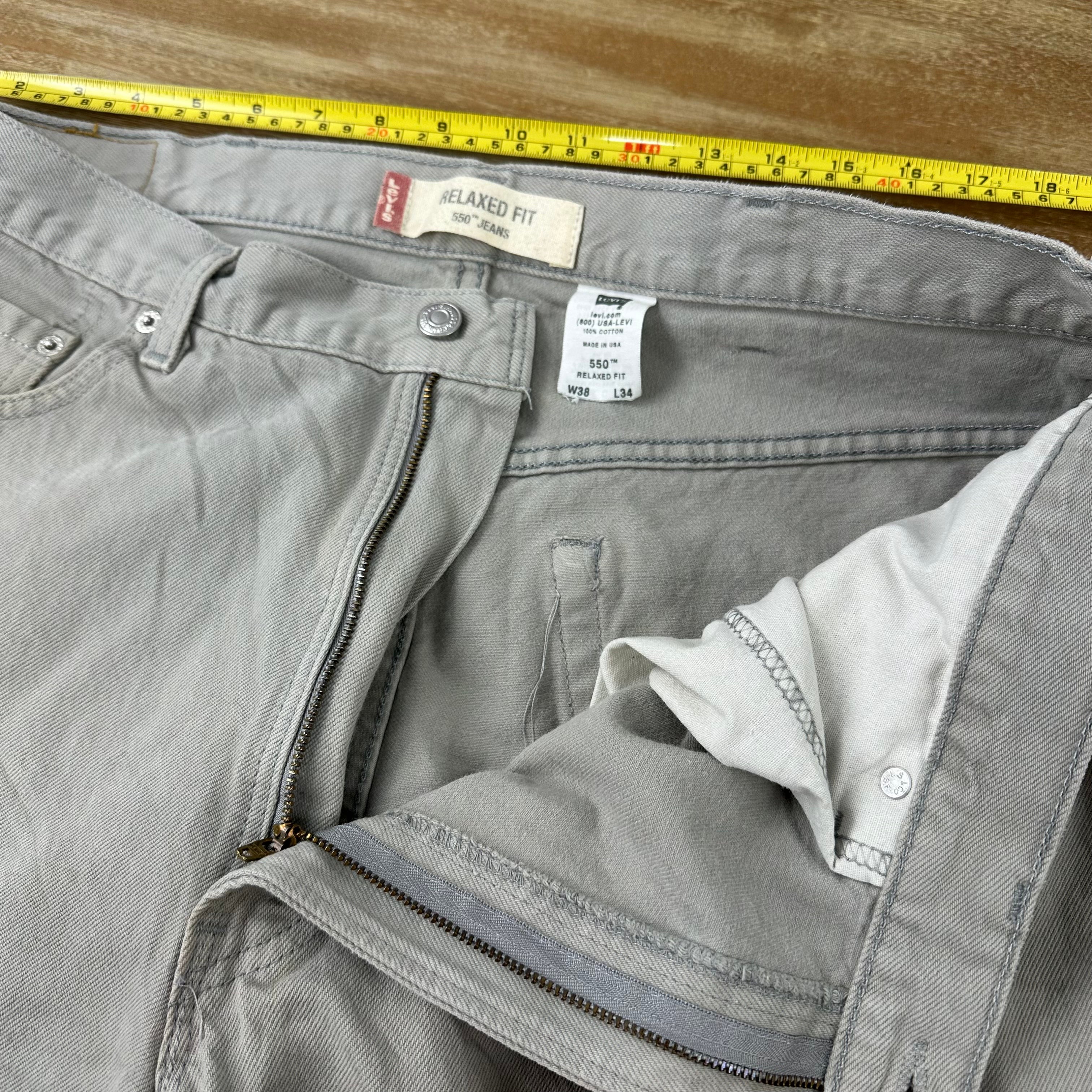 VTG Levi's 550 Jeans Mens 38x34 Gray Cotton Denim Relaxed Fit USA (36x31.5)