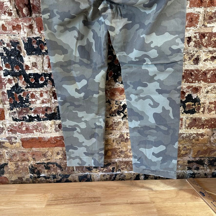 KUT Womens 14 Camo Pants NEW