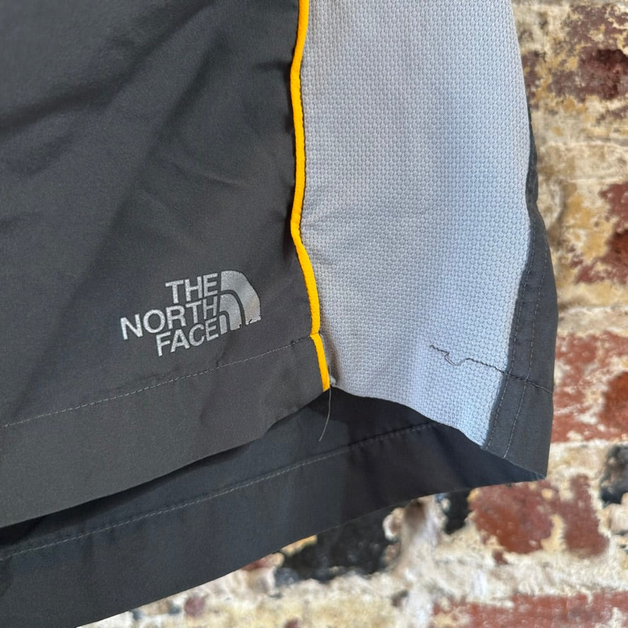 The North Face Shorts Men's Size XL Gray 37x8.5" Casual Gym