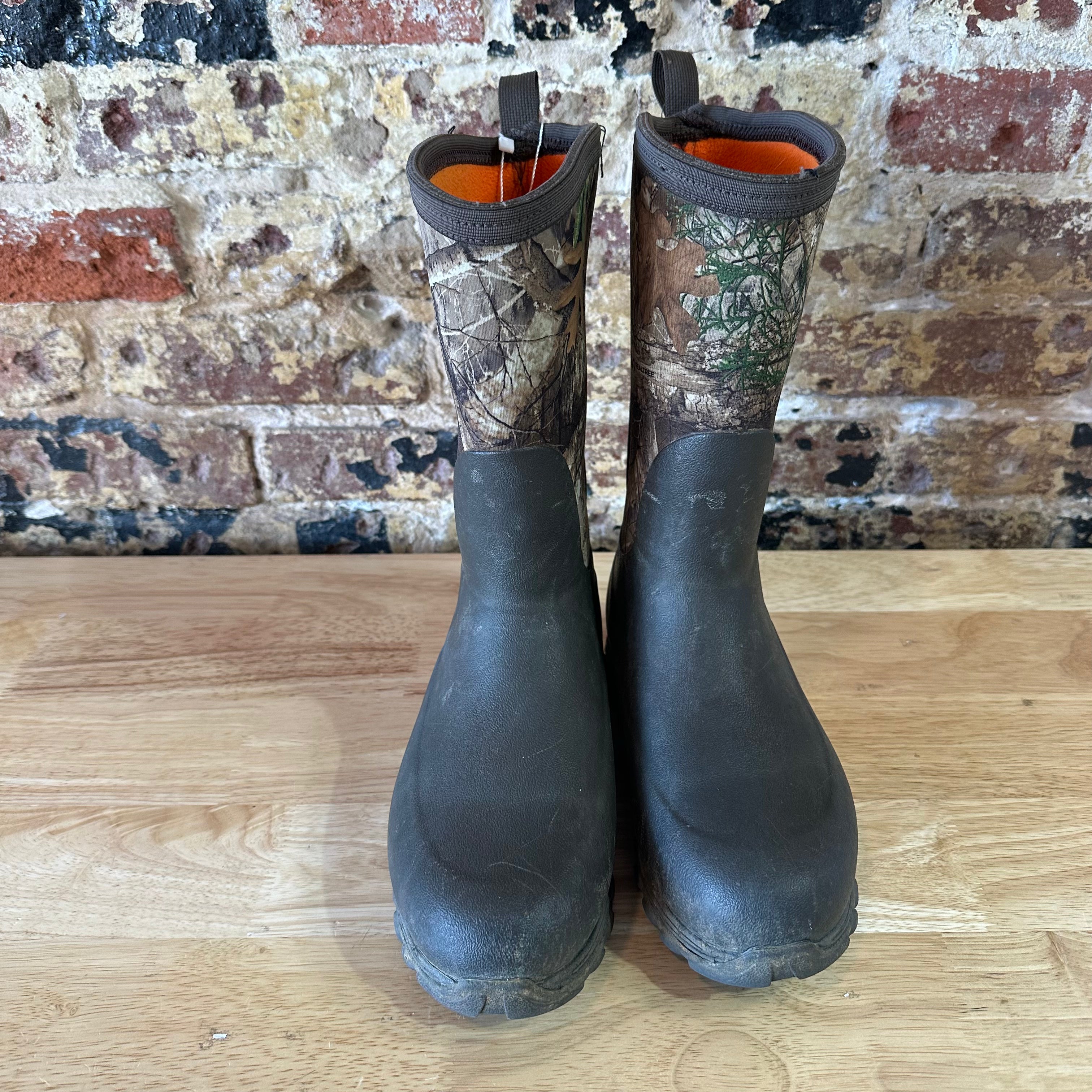 Muck Boots youth Boys Size 5 Camo Hunting Chore Mud