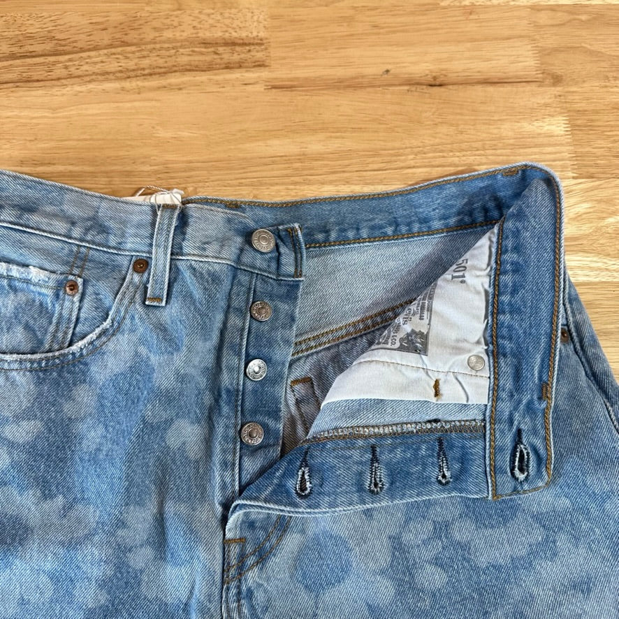 Levi's Cut Off Denim Jean Shorts Womens 32
