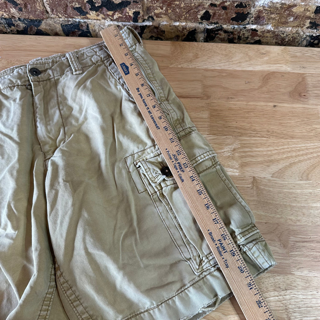 American Eagle Outfitters Classic Length Cargo Shorts Mens 33 Tan 11" inseam