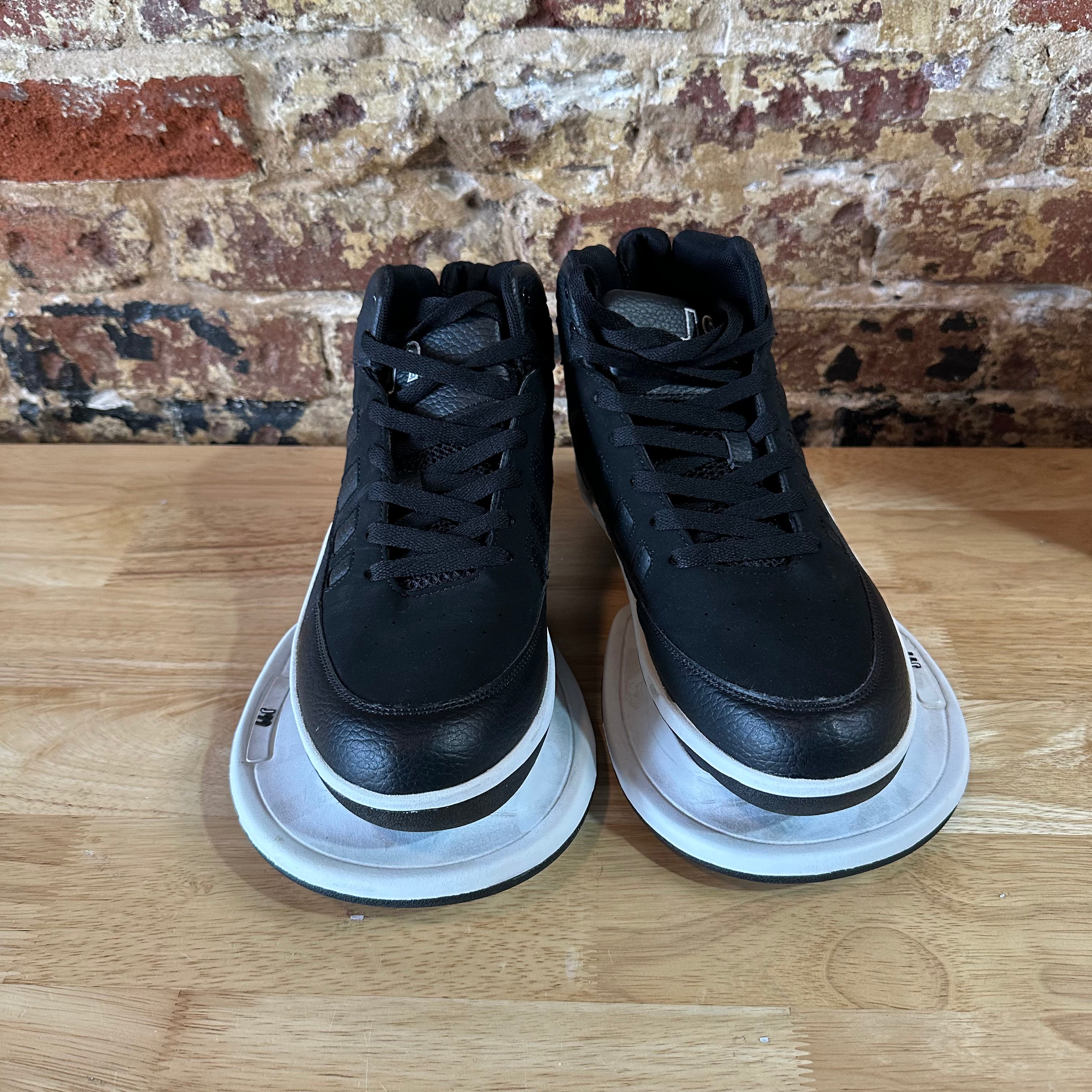J99 Mens 10 Training Shoes