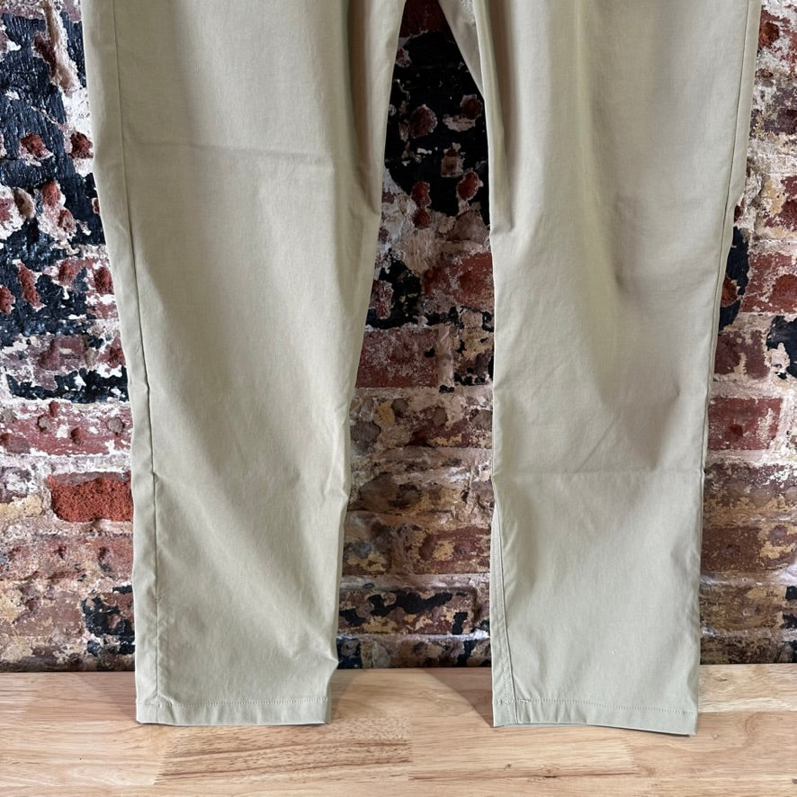 North Face Mens 32 Tan Pants NEW