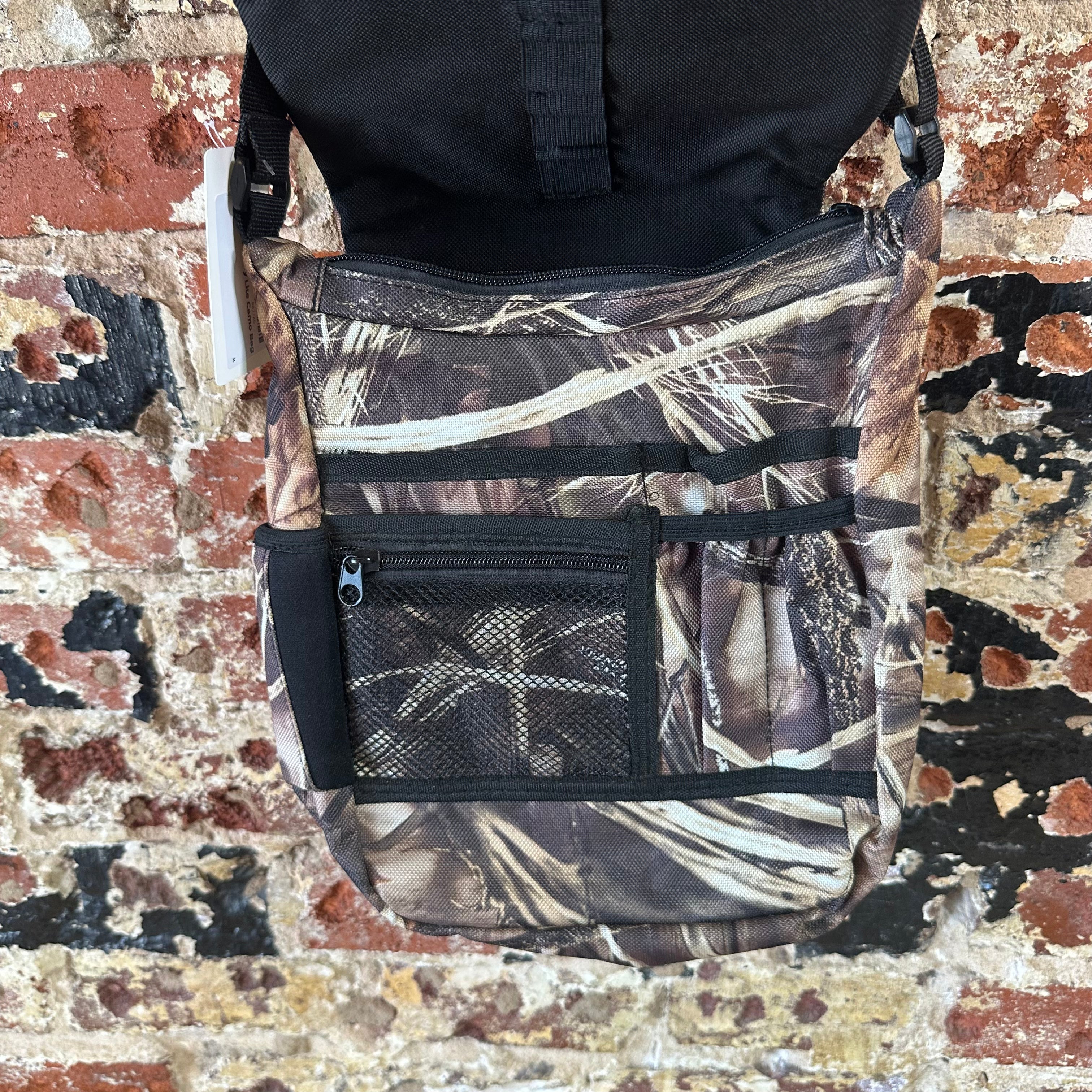 Realtree Camo Carry Lite Bag
