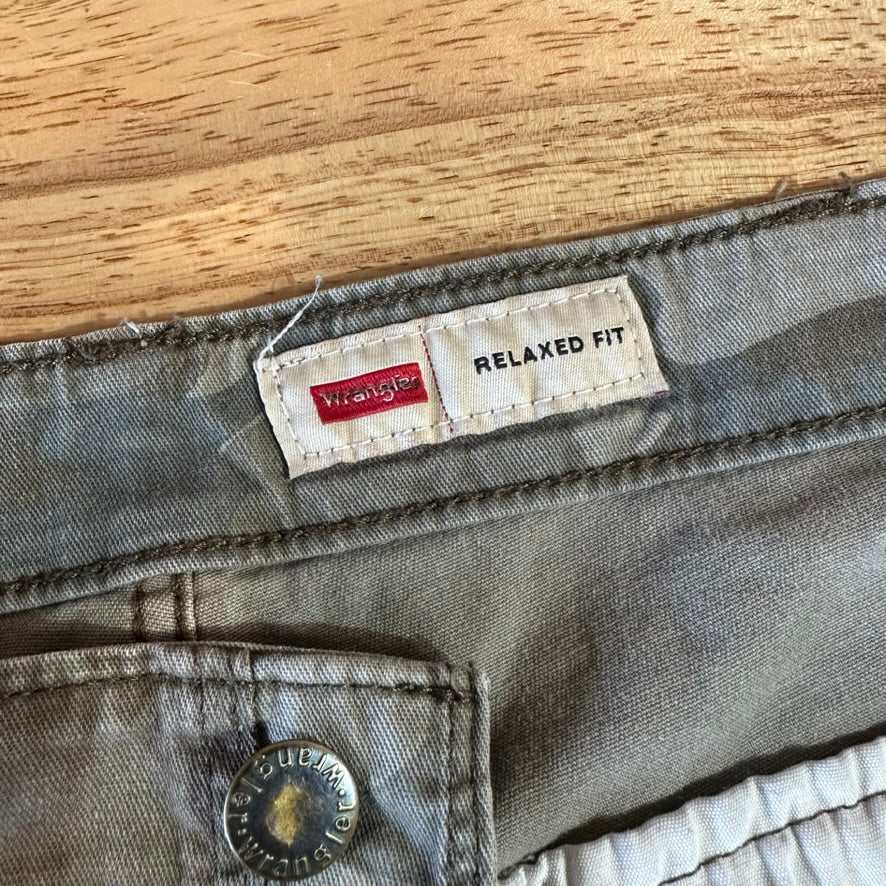 Wrangler Mens 34x32 Camo Cargo Pants