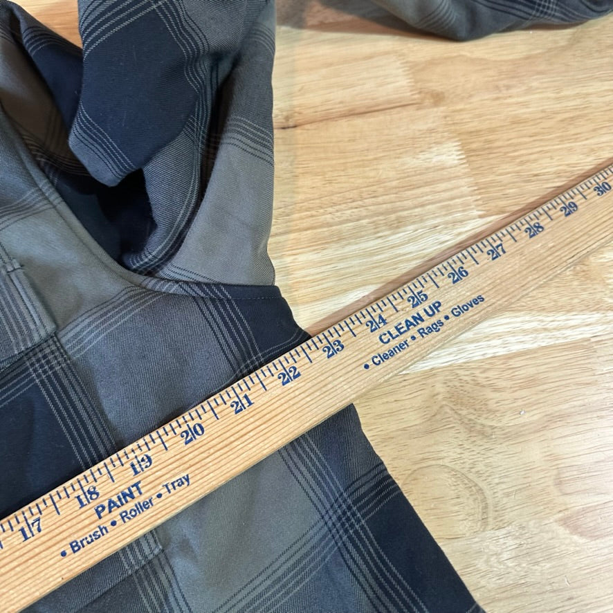 Vuori Men's Large Flannel Button Shirt