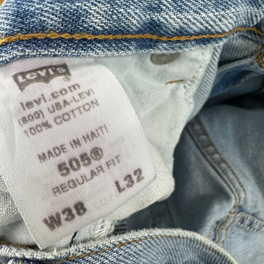 Levis 505 Jeans Mens 38x32 Regular Zip fly (measures 37x30) Blue denim Levi's