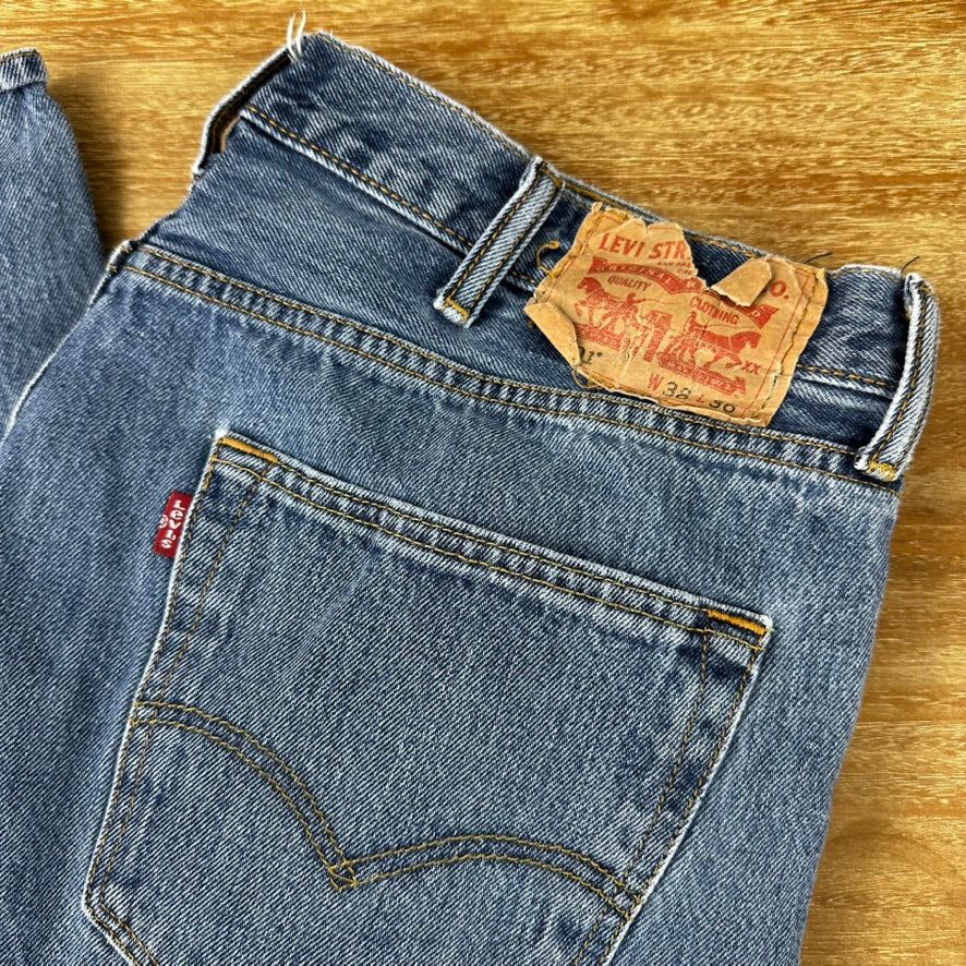 Levis 501 Jeans Mens 38x30 Straight Leg Button Fly Blue Denim