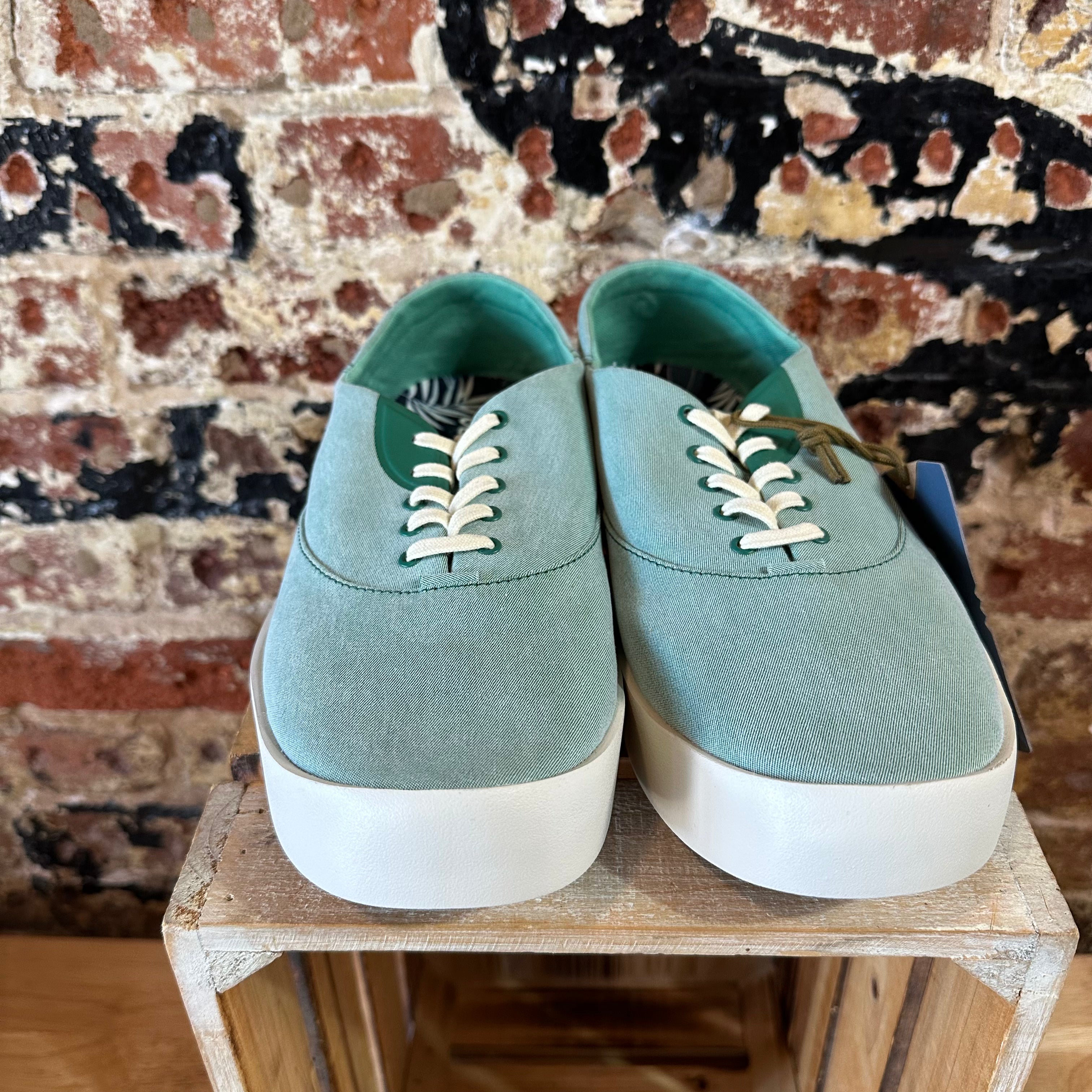 Oluaki Tradewinds Mens 11 Green Shoes NEW