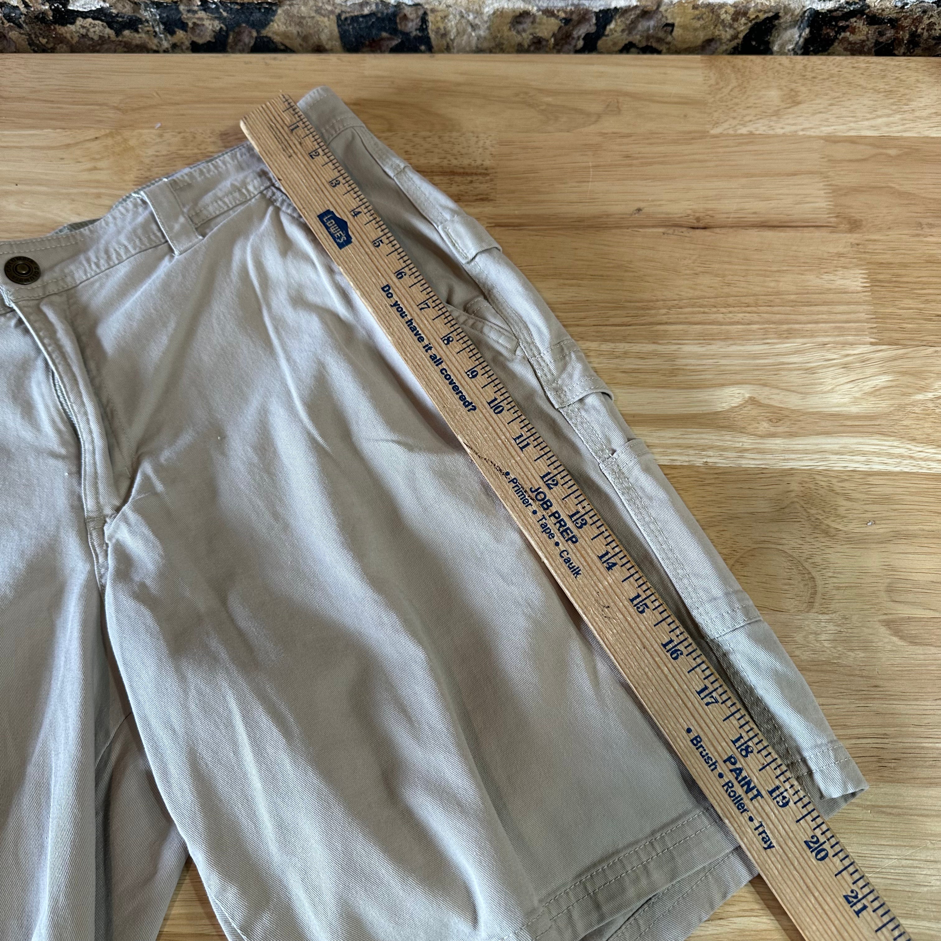 Columbia Mens 34 Tan Shorts