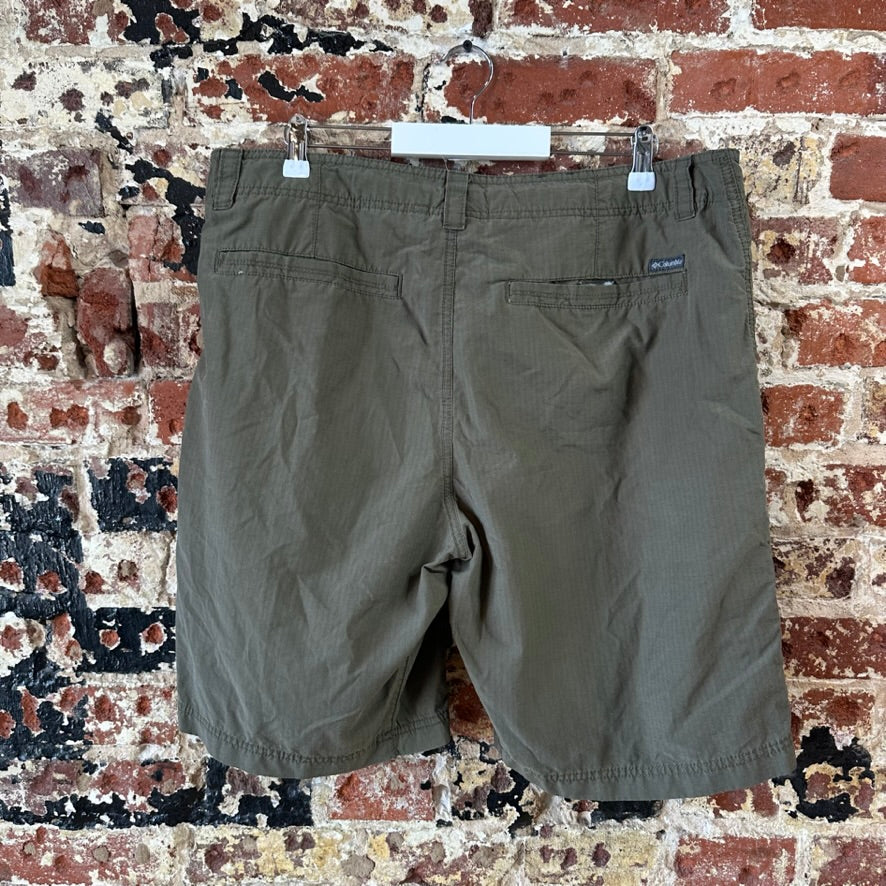 Columbia Shorts Mens 38