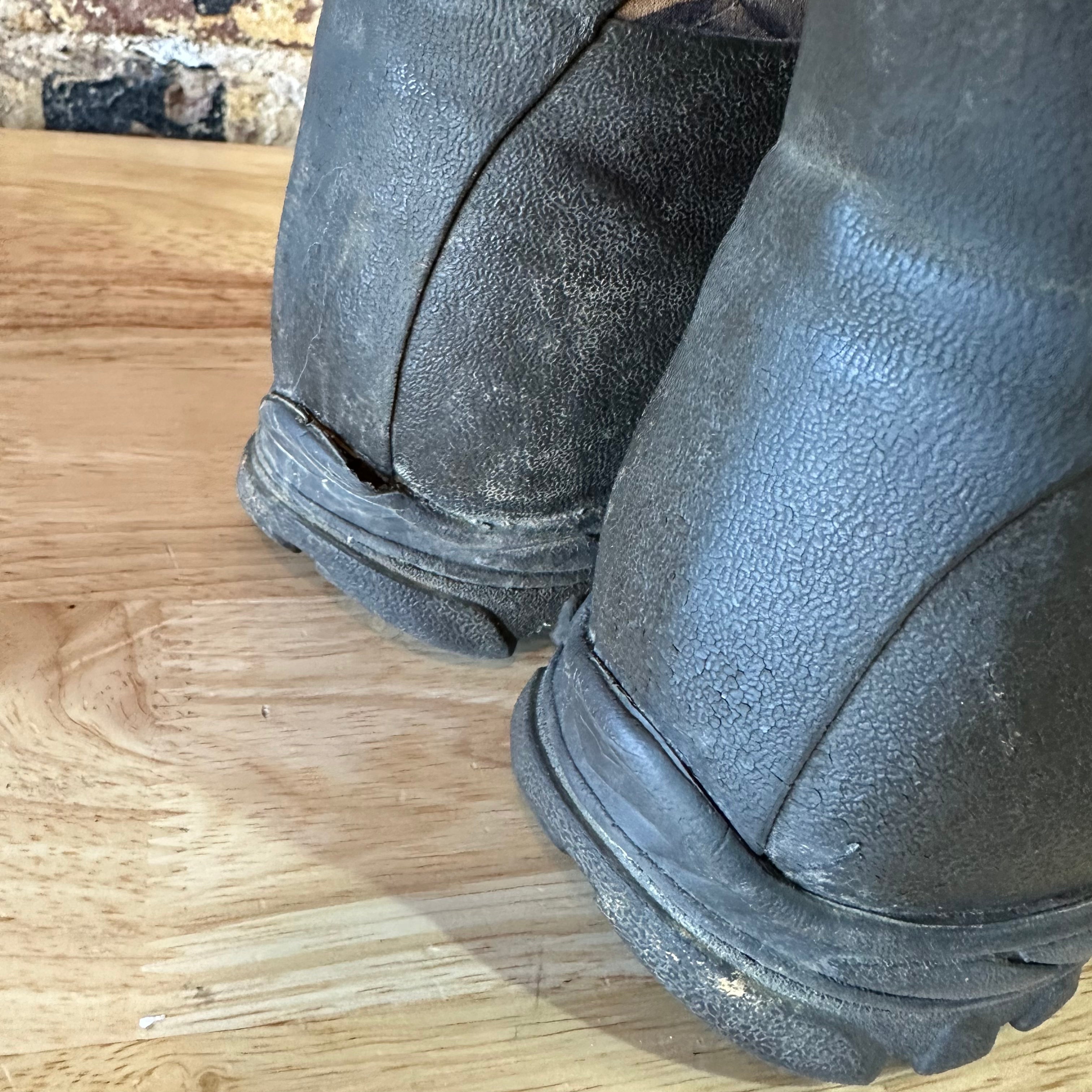 Muck Boots youth Boys Size 5 Camo Hunting Chore Mud