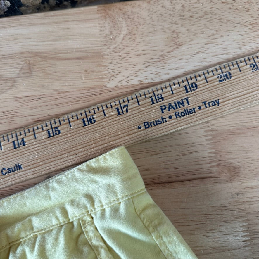 Columbia Mens 34 Yellow Shorts