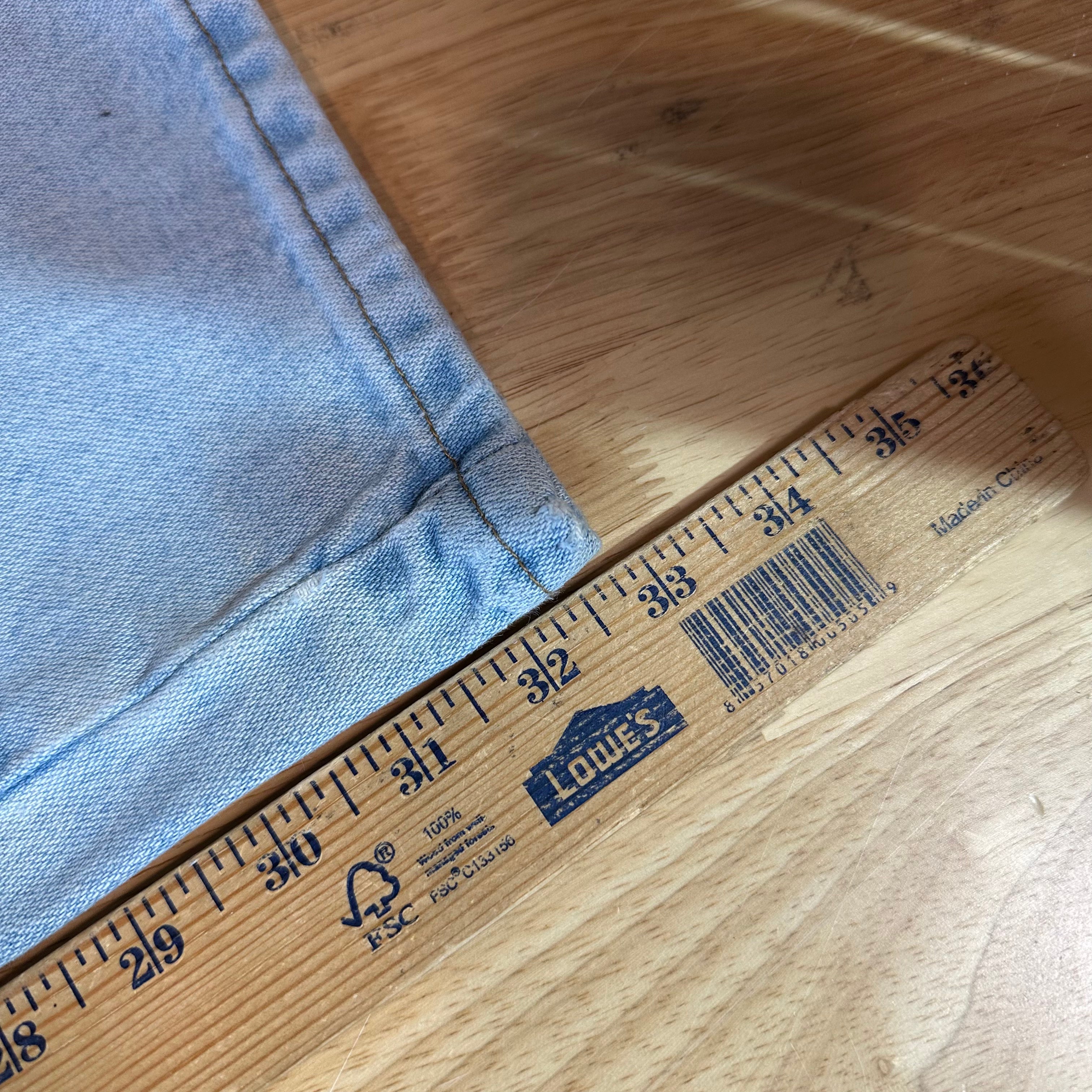 Wrangler Mens 33x34 Light Blue Jeans