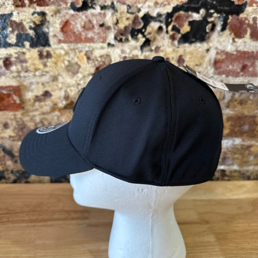 Under Armour UA Men's Black w/black logo Classic Fit M/L Cap Hat NWT
