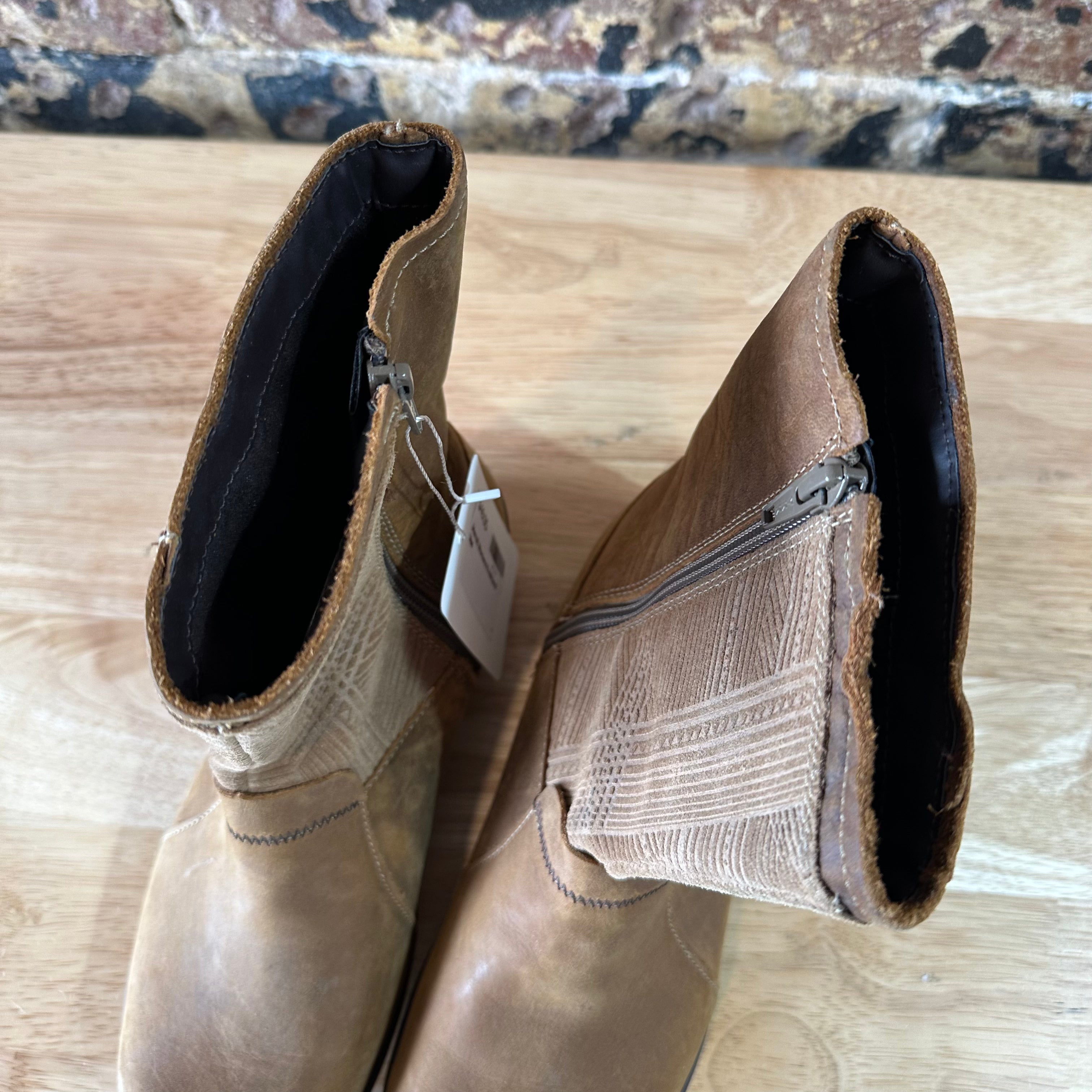 Merrell Ashland Vee Mid Boots Leather Brown Womens Waterproof Size 8