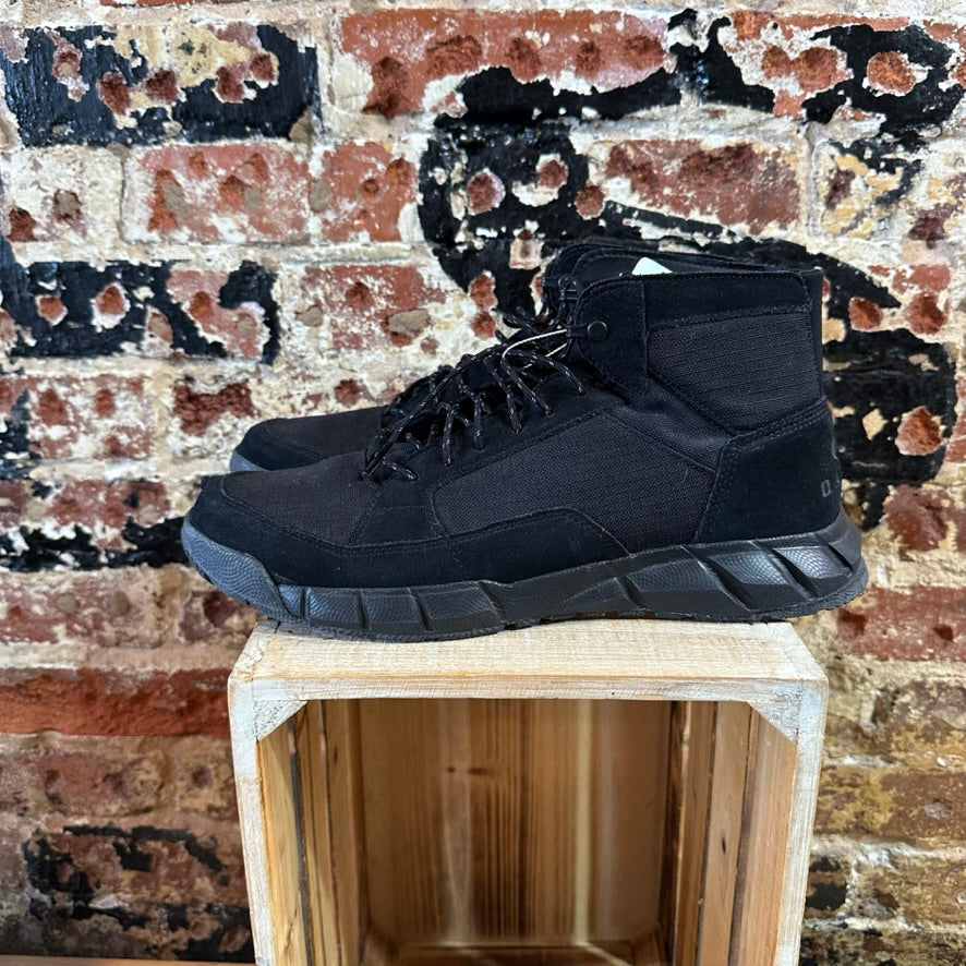 Oakley Mens 12 Black Boots