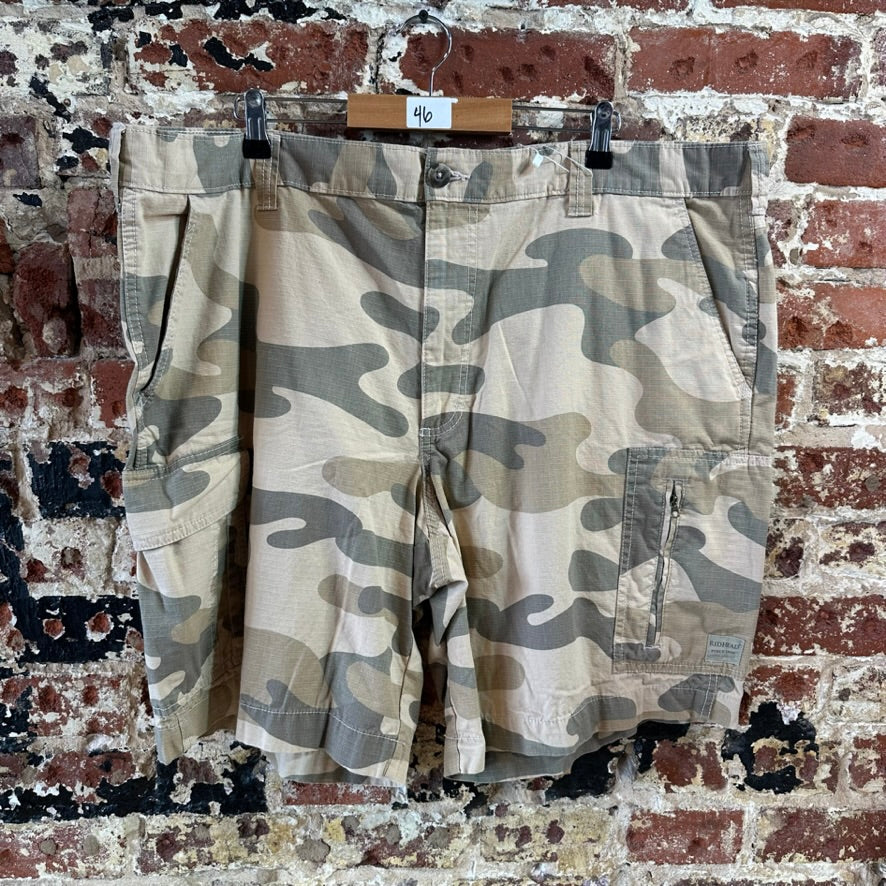 RedHead Mens 46 Cargo Camo Shorts