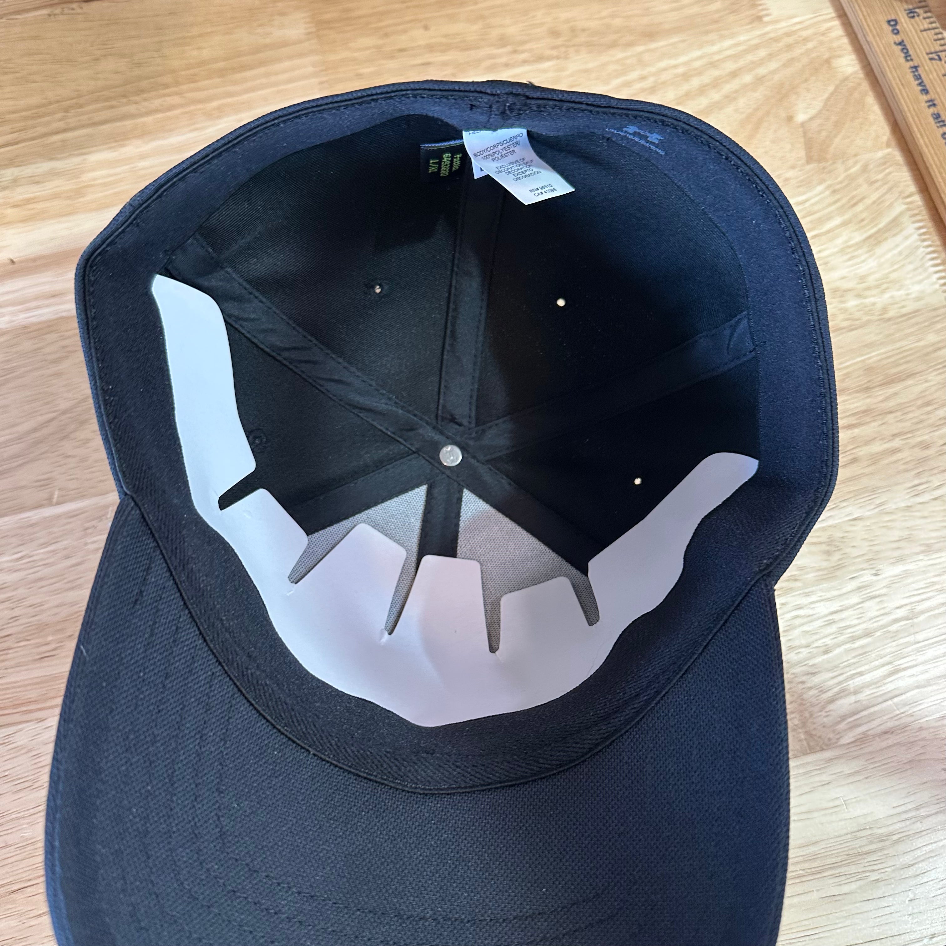 Under Armour UA Men's Black w/White logo Classic Fit L/XL Cap Hat NWT