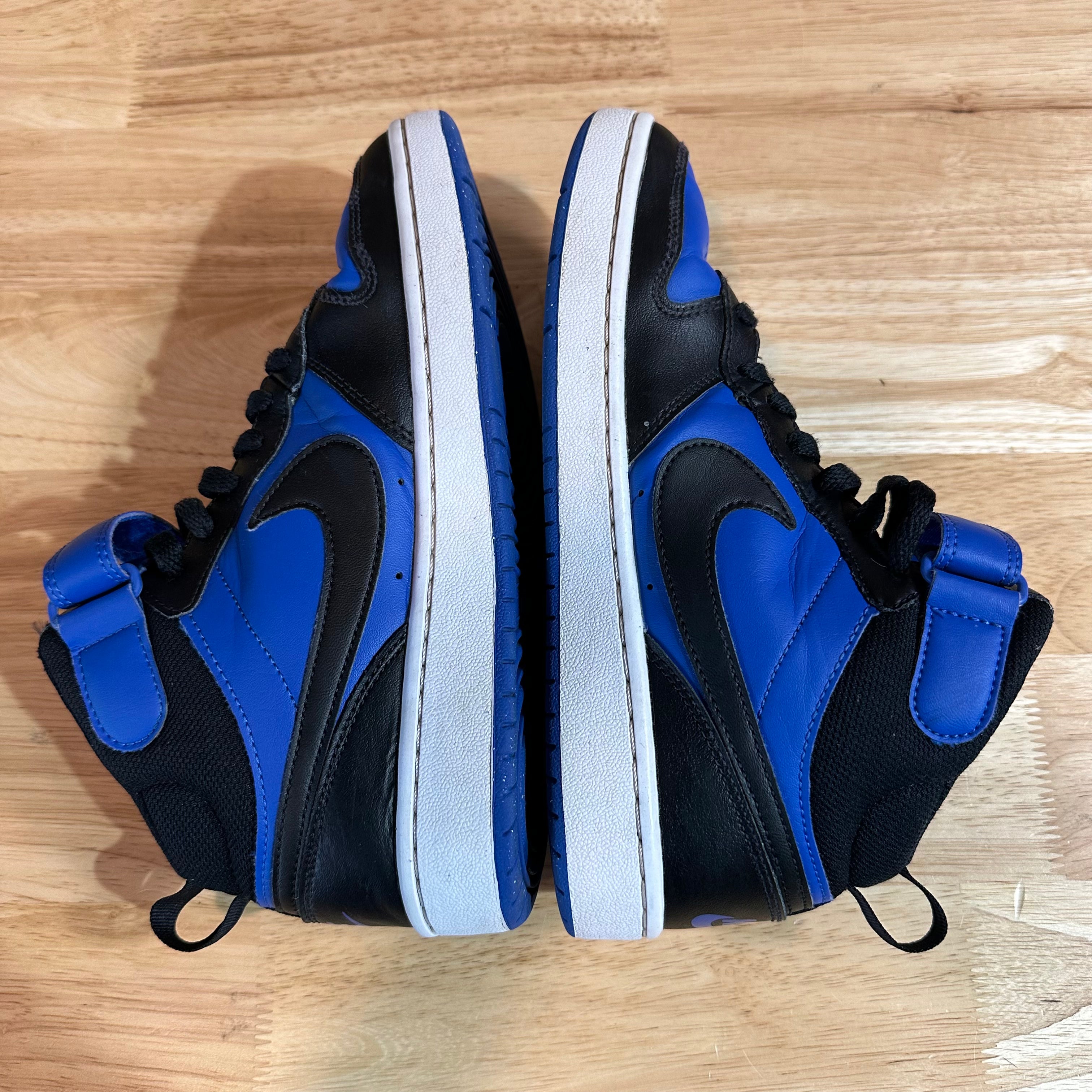 Nike Boys size 6.5