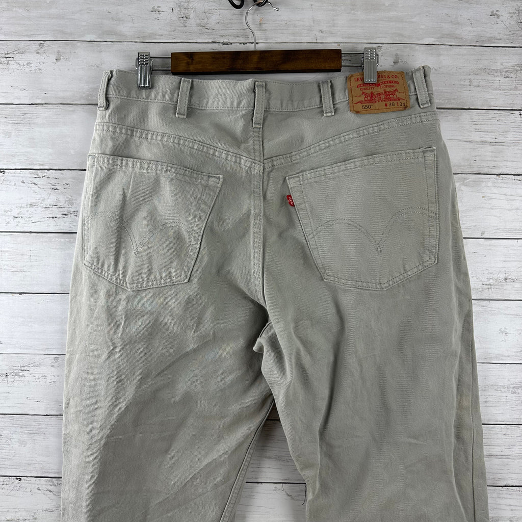VTG Levi's 550 Jeans Mens 38x34 Gray Cotton Denim Relaxed Fit USA (36x31.5)