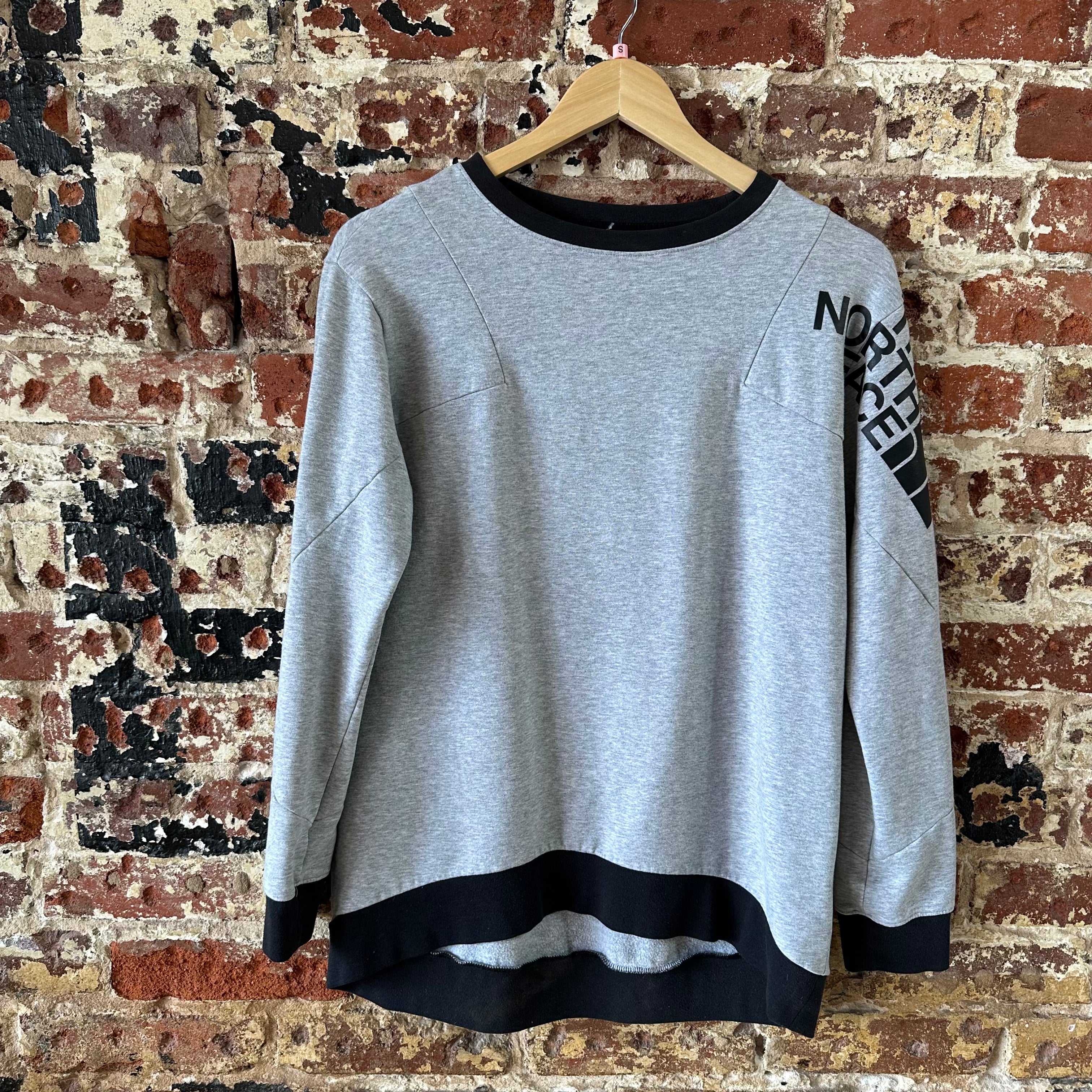The North Face Women's Small Sweatshirt Gray Pullover Outdoor Hiking Camp