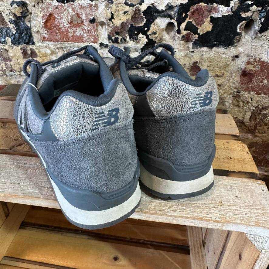 New Balance Womens 9 Shoes