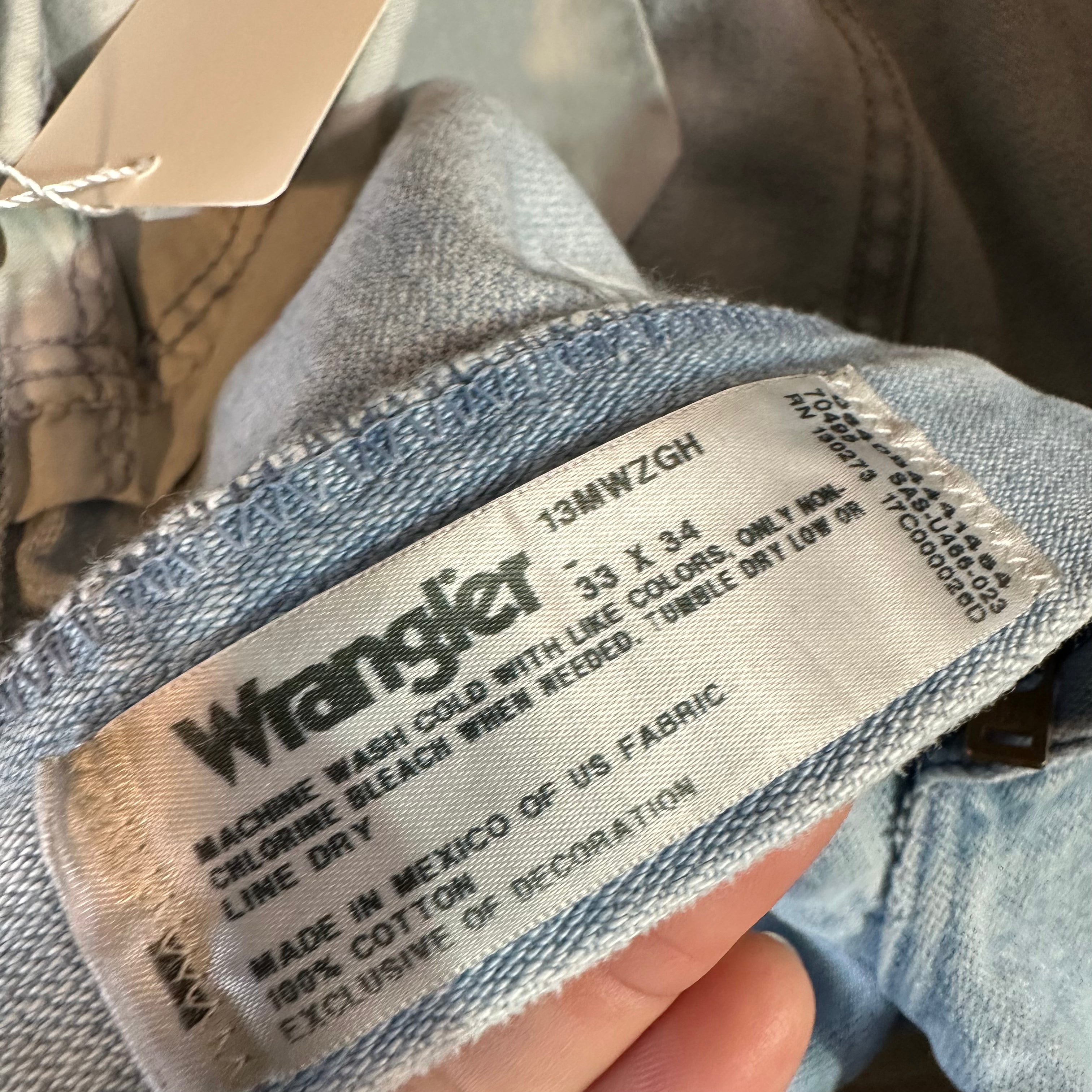 Wrangler Mens 33x34 Light Blue Jeans