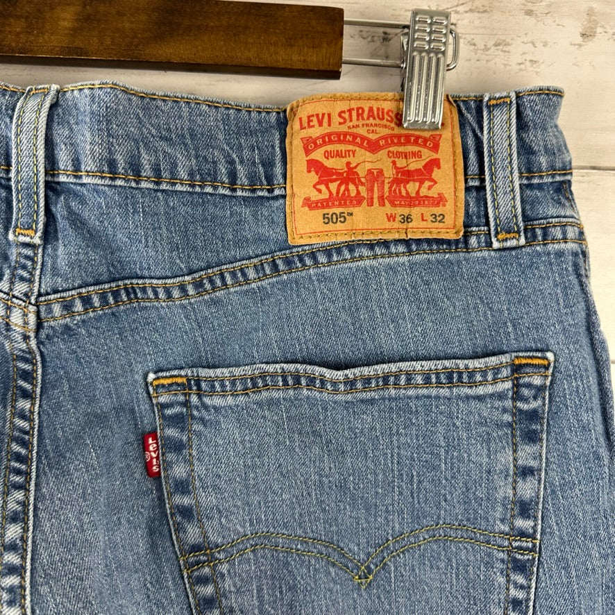 Levis 505 Jeans Mens 36x32 Regular Zip fly Blue denim Levi's