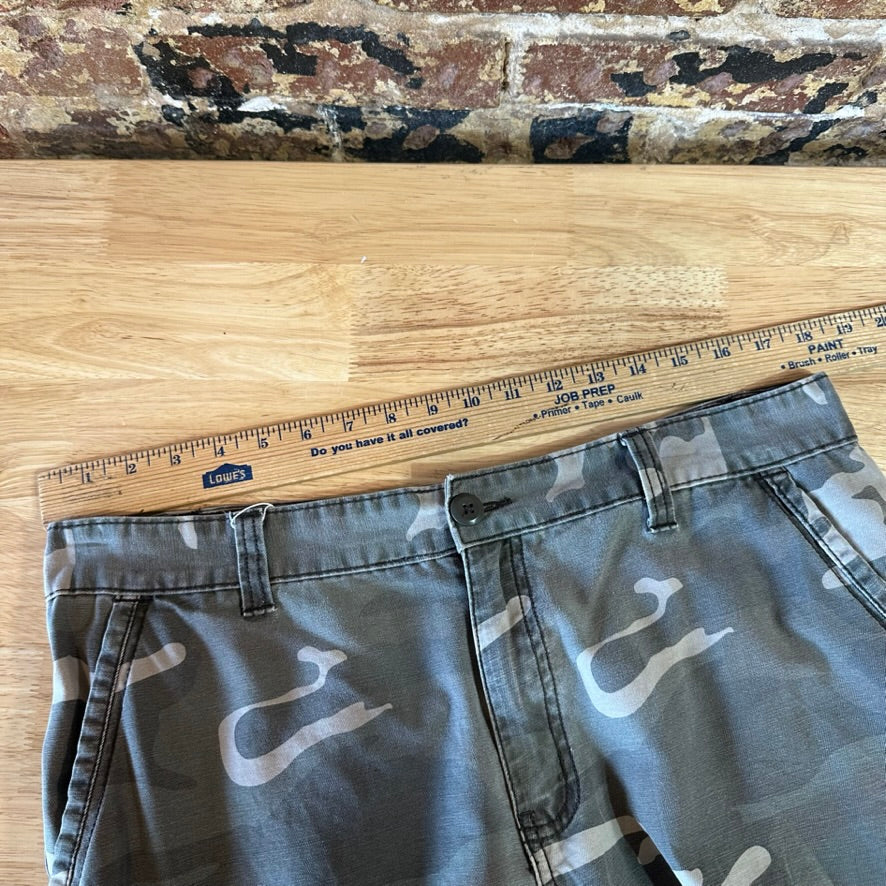 Faded Glory Camo Cargo Shorts Mens 36