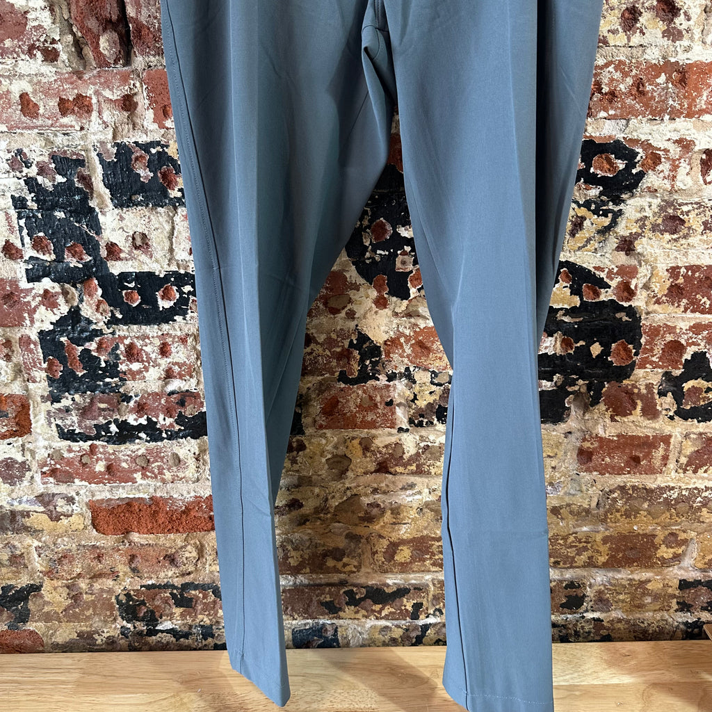 Under Armour Mens 34x30 Gray Pants