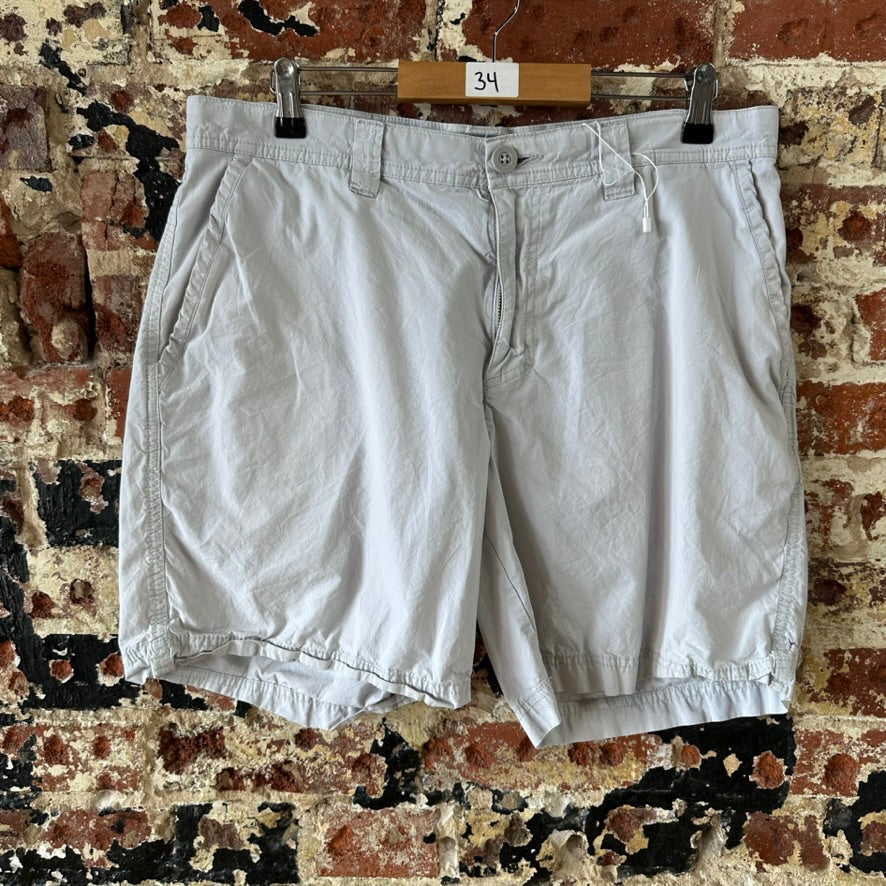 Columbia Mens 34 Tan Shorts