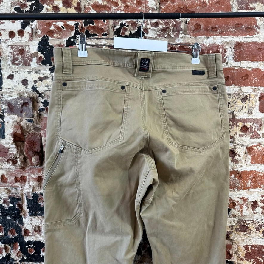 Wrangler ATG Mens 34x30 Brown Pants NEW