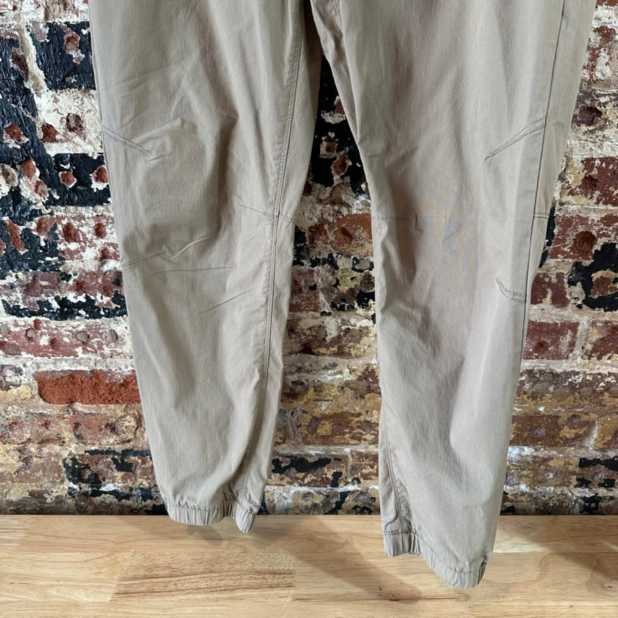 Dulluth Alaskan hardware Tan Pants Mens 36x32