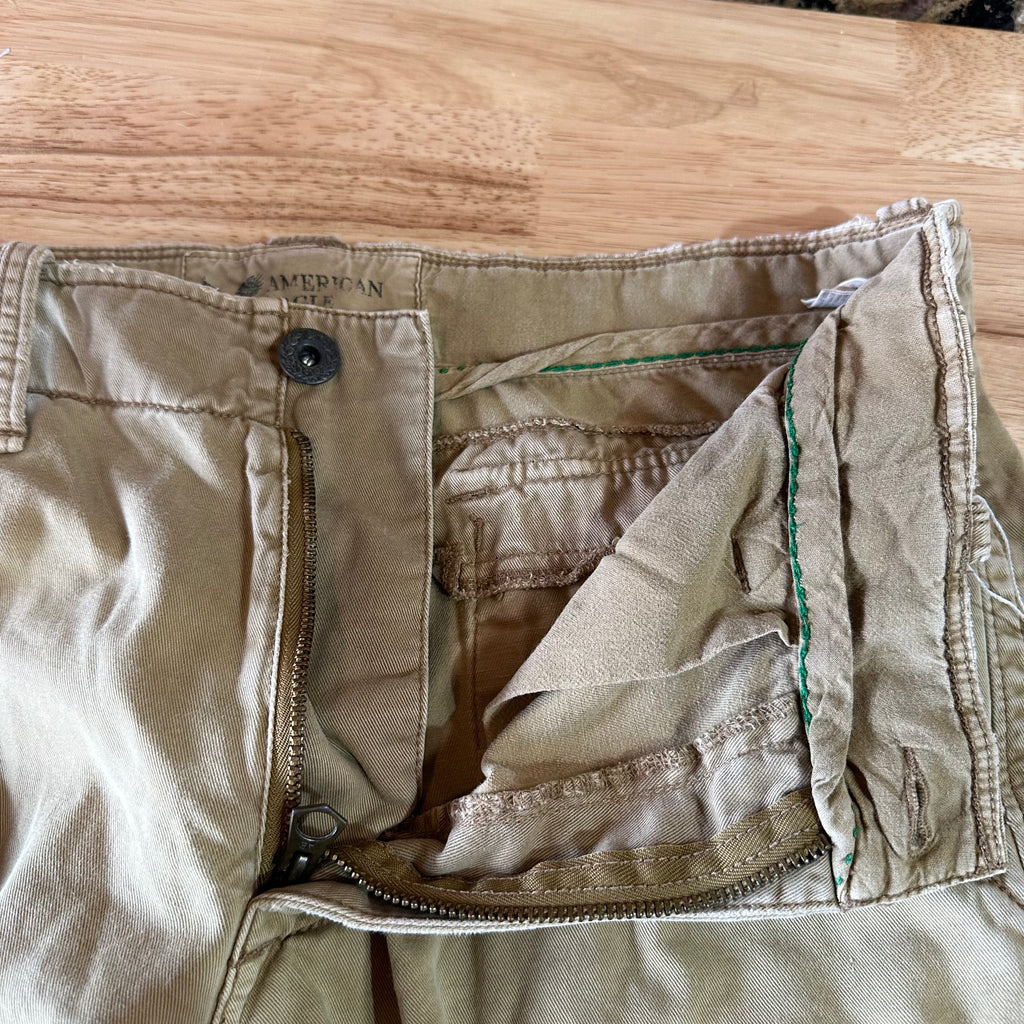 American Eagle Outfitters Classic Cargo Shorts Mens 34 Tan 11" inseam
